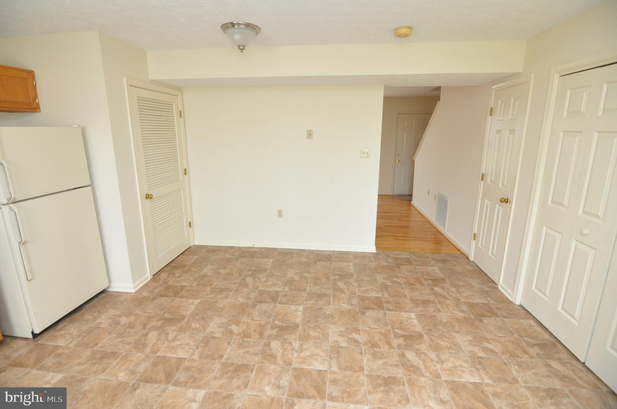 HUNTINGTON MEADOWS - Residential Lease