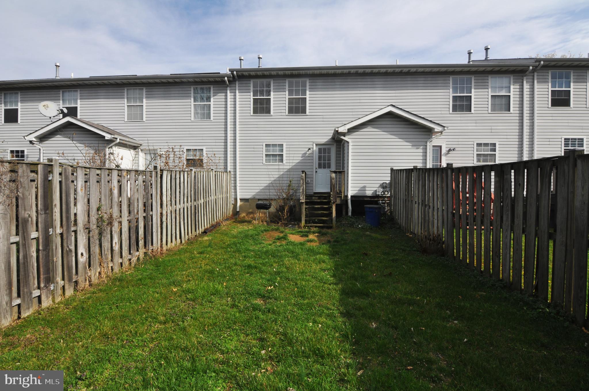 HUNTINGTON MEADOWS - Residential Lease