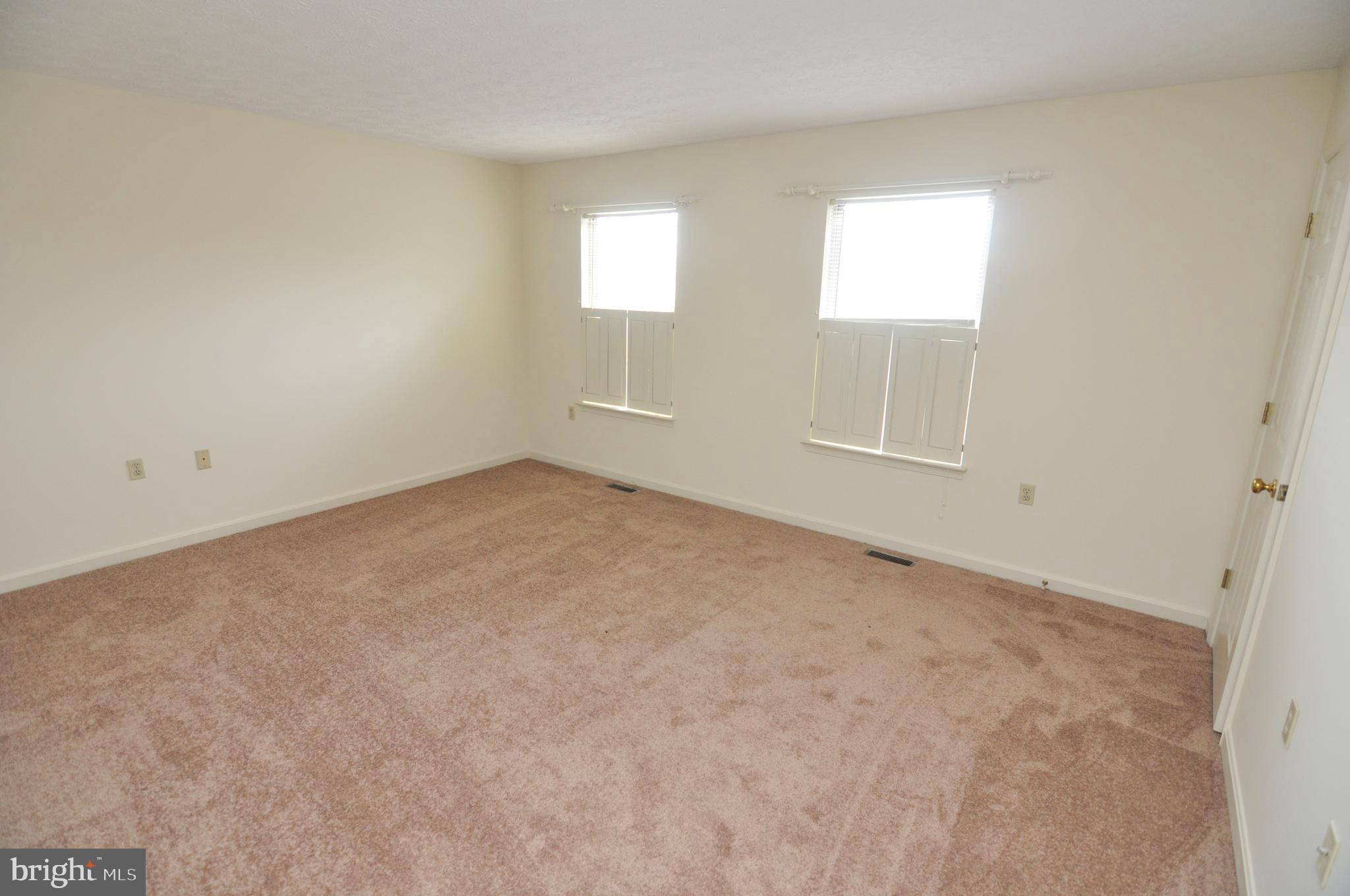 HUNTINGTON MEADOWS - Residential Lease