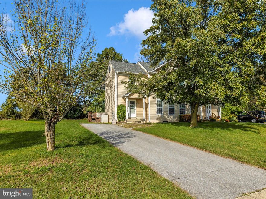 3 bedroom 1.5 bath duplex with 3 finished levels located in Silo Hill. Main level living room, dining room, equipped kitchen and powder room. Upper level encompasses 3 bedrooms and a full bathroom. Lower level features family room with fireplace and a separate office area off the laundry room. Exterior features deck and newer roof. Great location for easy commuting and in town establishments.  Very well maintained and in move in condition.