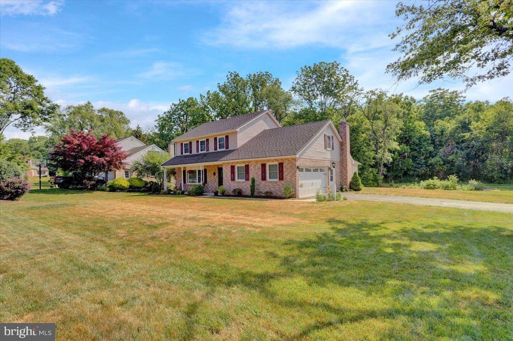 Photo of 202 SUNCREST RD, LANCASTER, PA 17601 (MLS # PALA2036464)