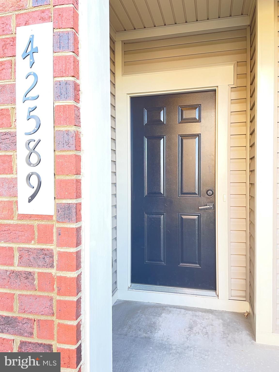 ARCOLA TOWN CENTER CONDO - Residential Lease