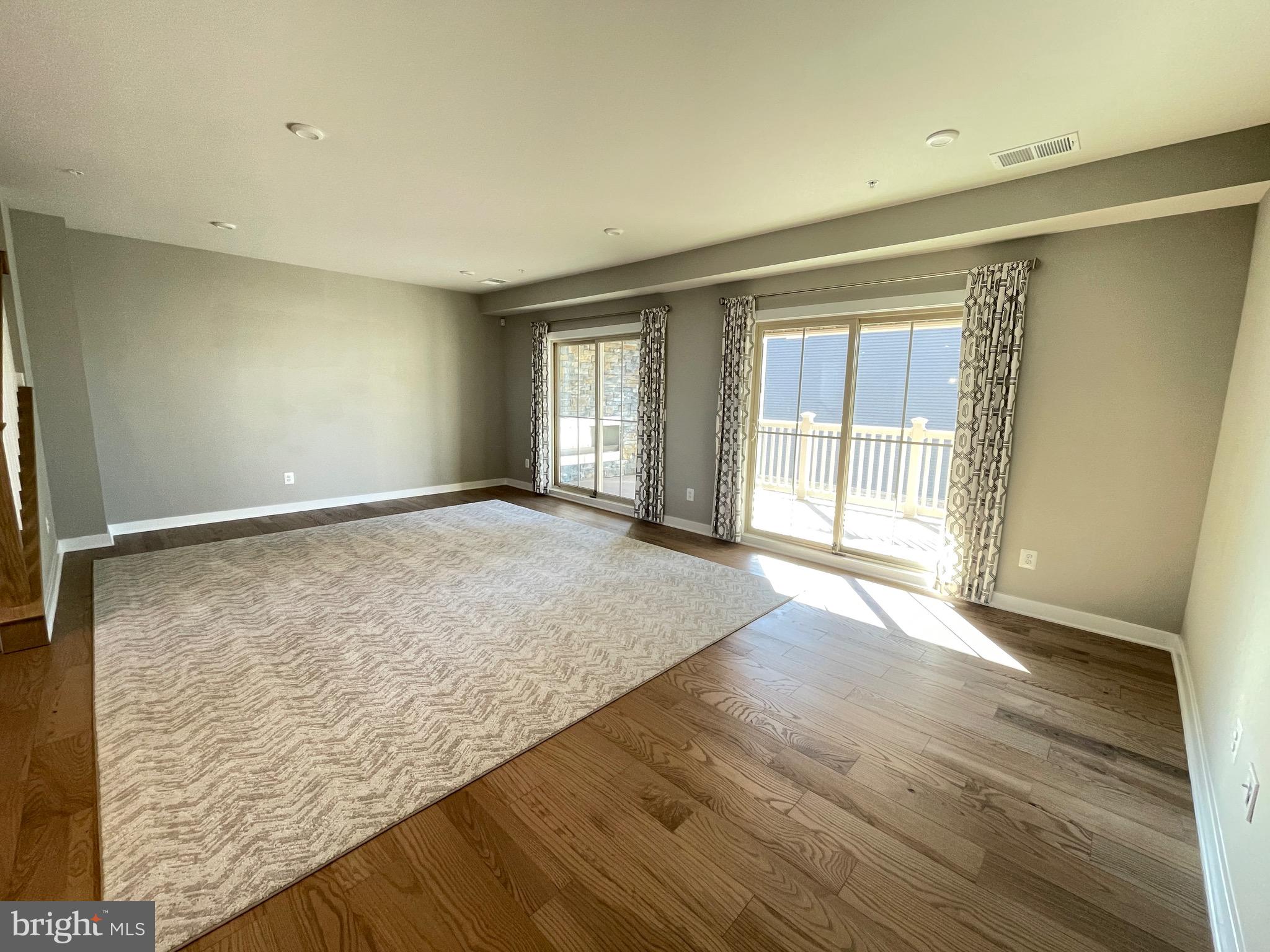 ARCOLA TOWN CENTER CONDO - Residential Lease