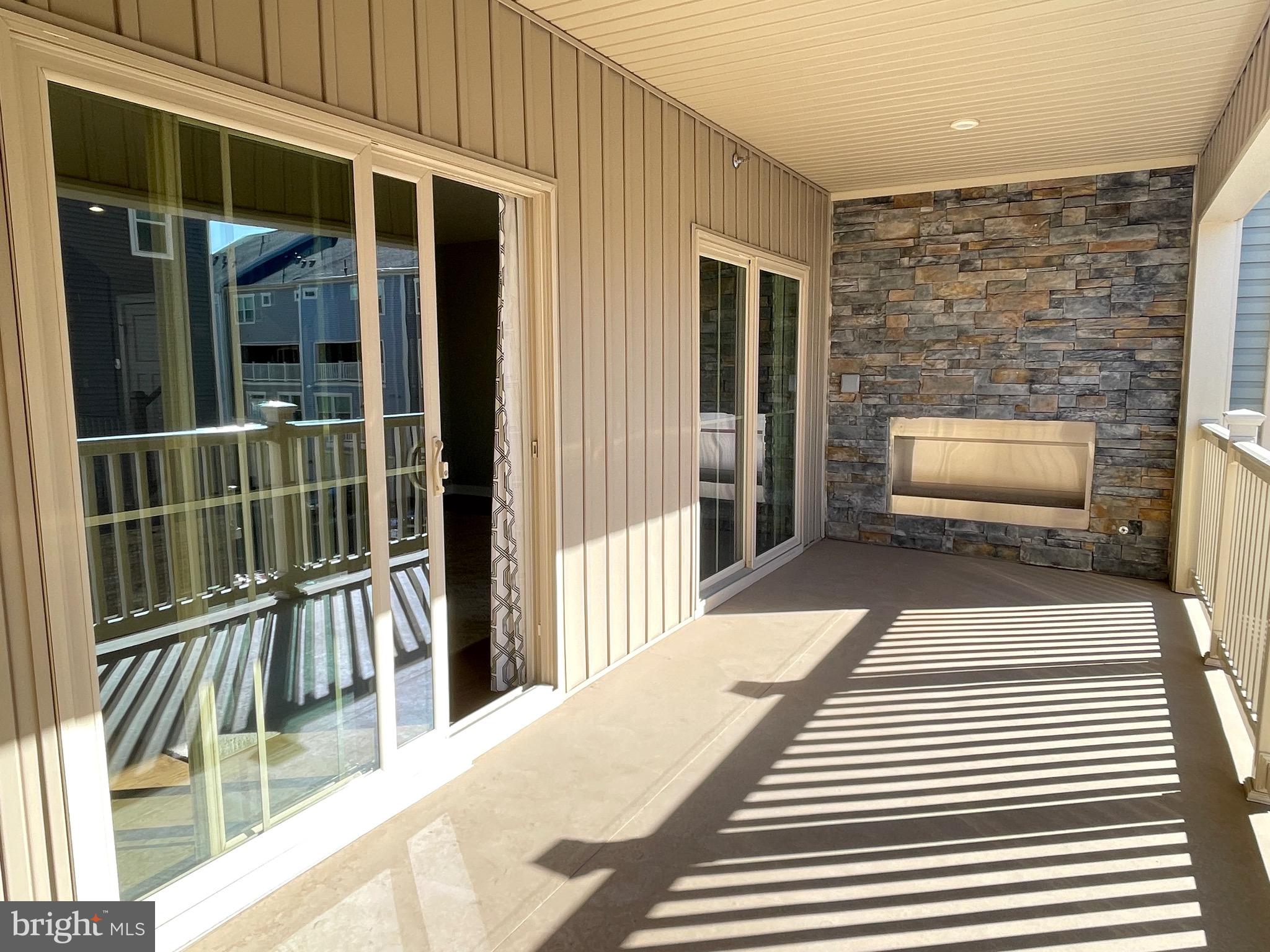 ARCOLA TOWN CENTER CONDO - Residential Lease