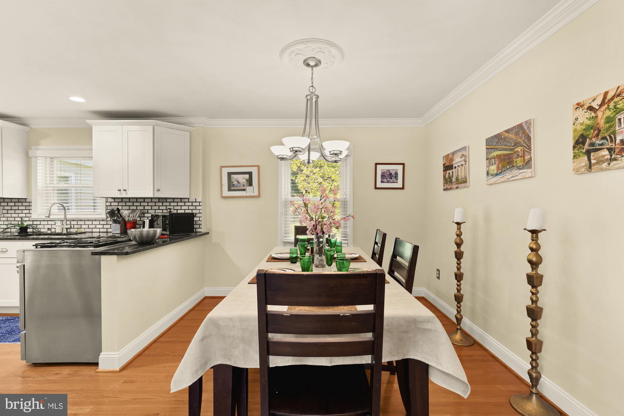 MANOR LAKE - Residential