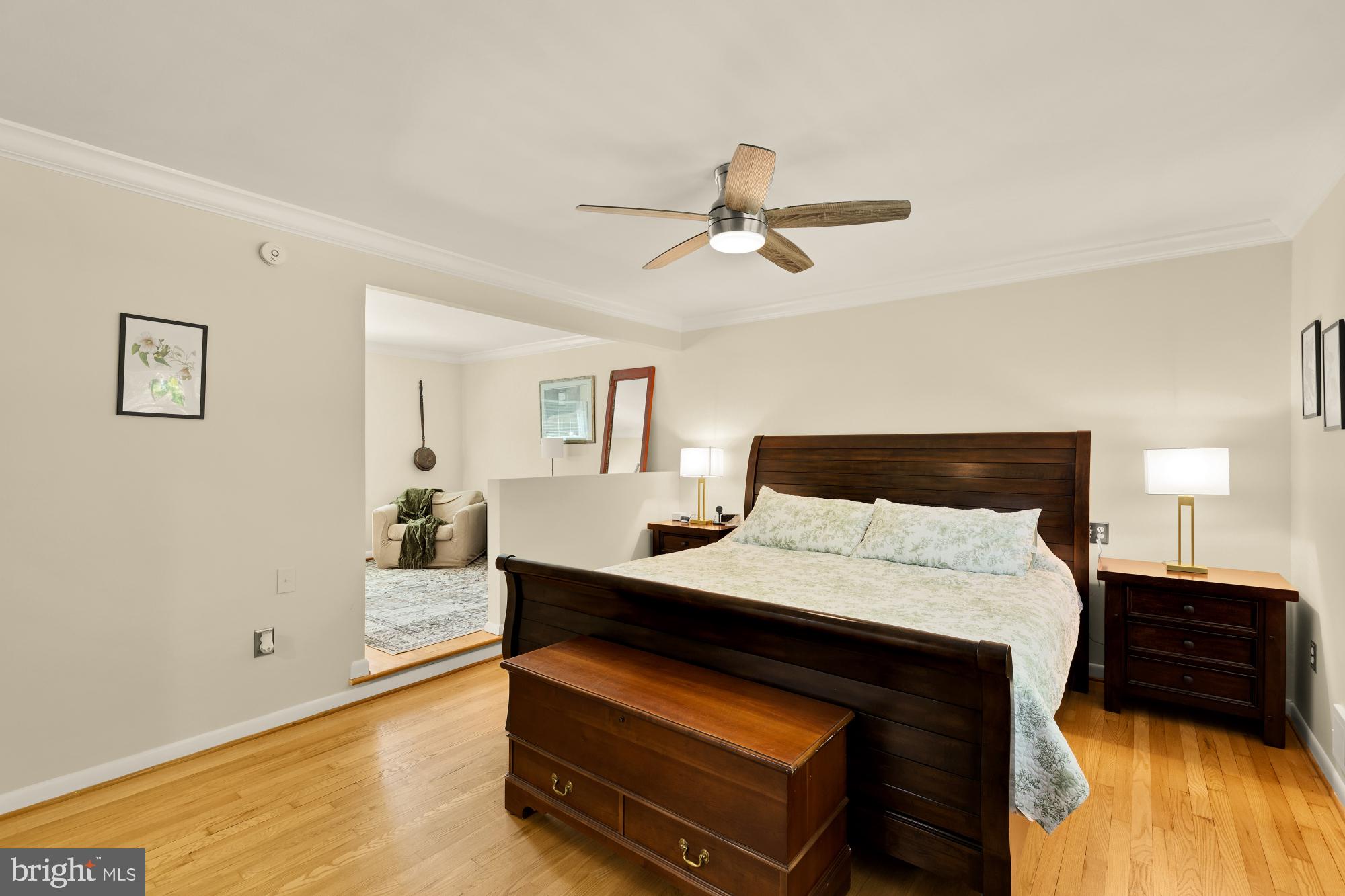 MANOR LAKE - Residential
