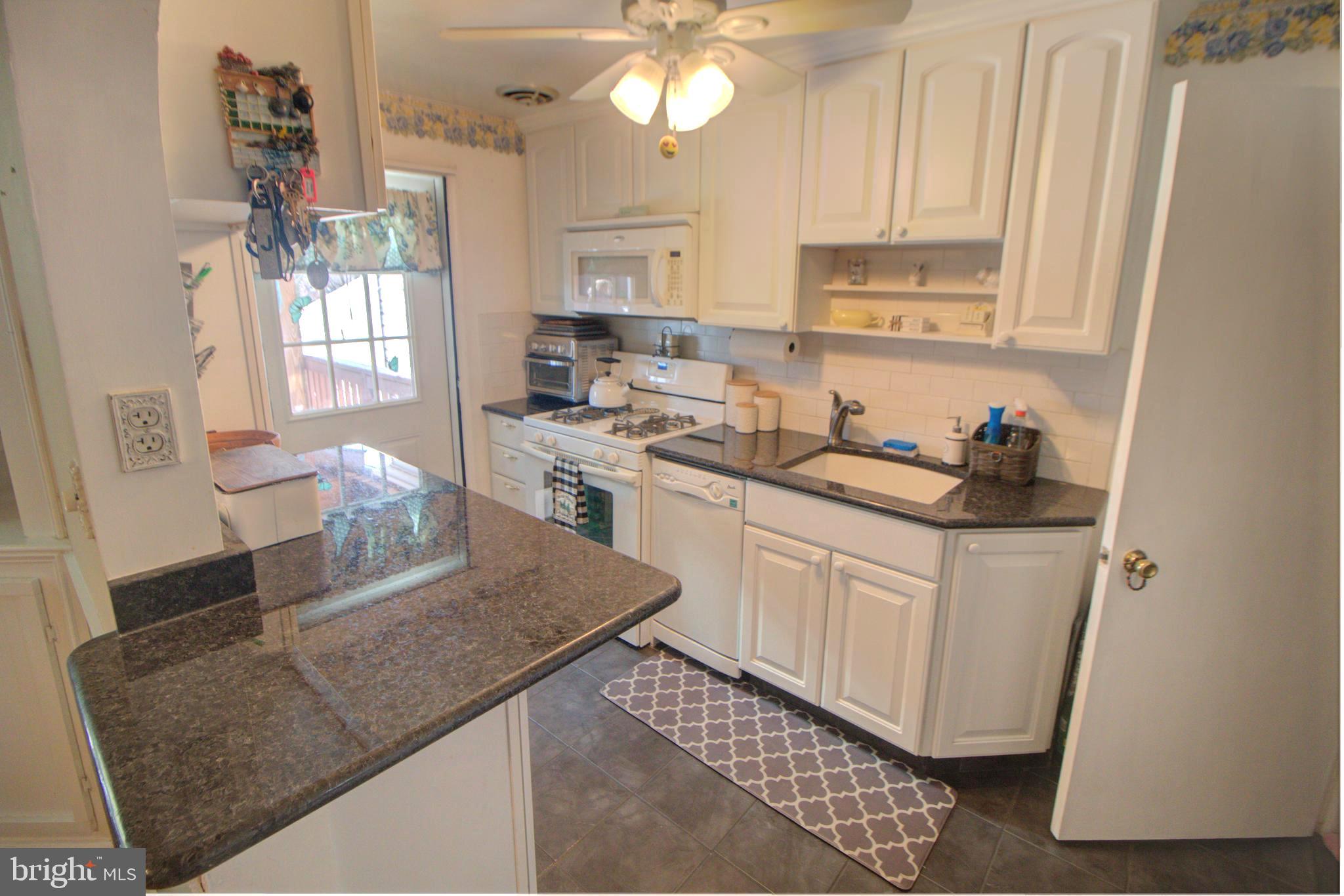 ARBOUR MANOR - Residential