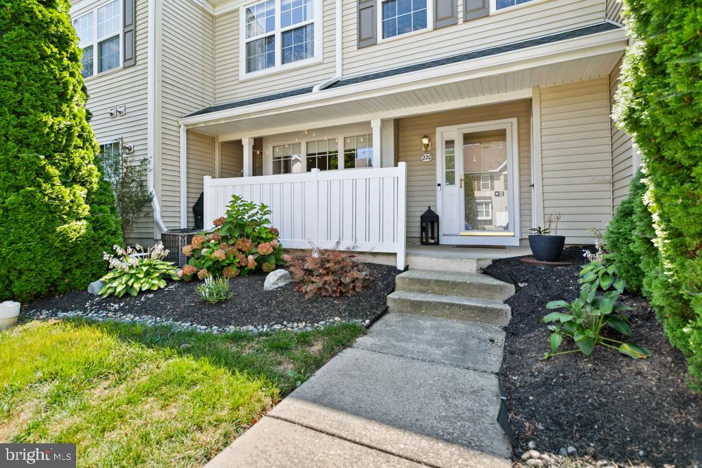 Welcome to 220 Flagstone Rd, a beautifully maintained 2-bedroom, 2.5-bath townhome offering comfortable and modern living space in the desirable Byers Station community. Step inside to find a bright, open layout with plenty of natural light. The spacious living area flows seamlessly into the dining space, perfect for entertaining. The kitchen is designed for both function and style, offering ample cabinet space. A conveniently located half bath completes the main level. Upstairs, you’ll find two generously sized bedrooms, each with its own en-suite bathroom, providing privacy and comfort. The primary suite includes a walk-in closet and a spa-like bath retreat. Enjoy your morning coffee or evening relaxation on the private front patio, surrounded by charming landscaping. The home also includes dedicated parking and access to community amenities. Located just minutes from top-rated schools, parks, shopping, dining, and major commuter routes, this home offers both convenience and tranquility. Don’t miss the opportunity to make this lovely home yours!
