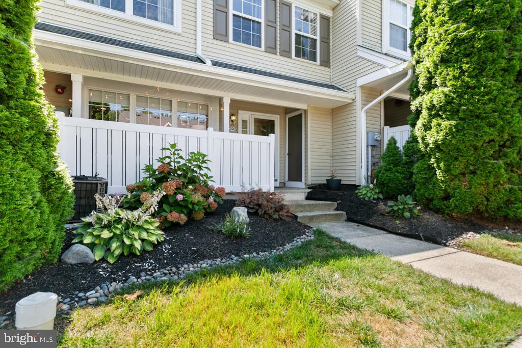220 FLAGSTONE ROAD 6