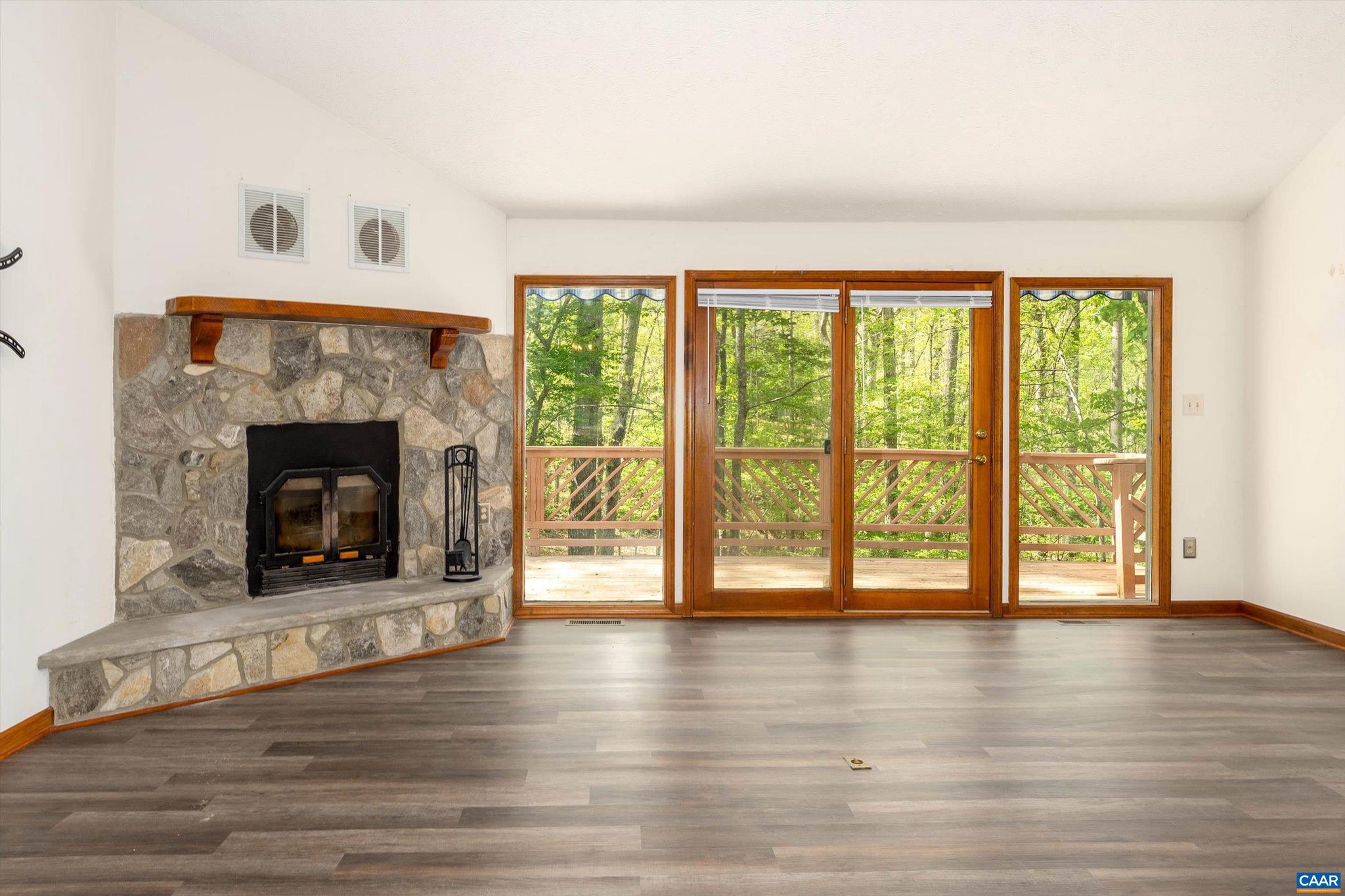 LAKE MONTICELLO - Residential