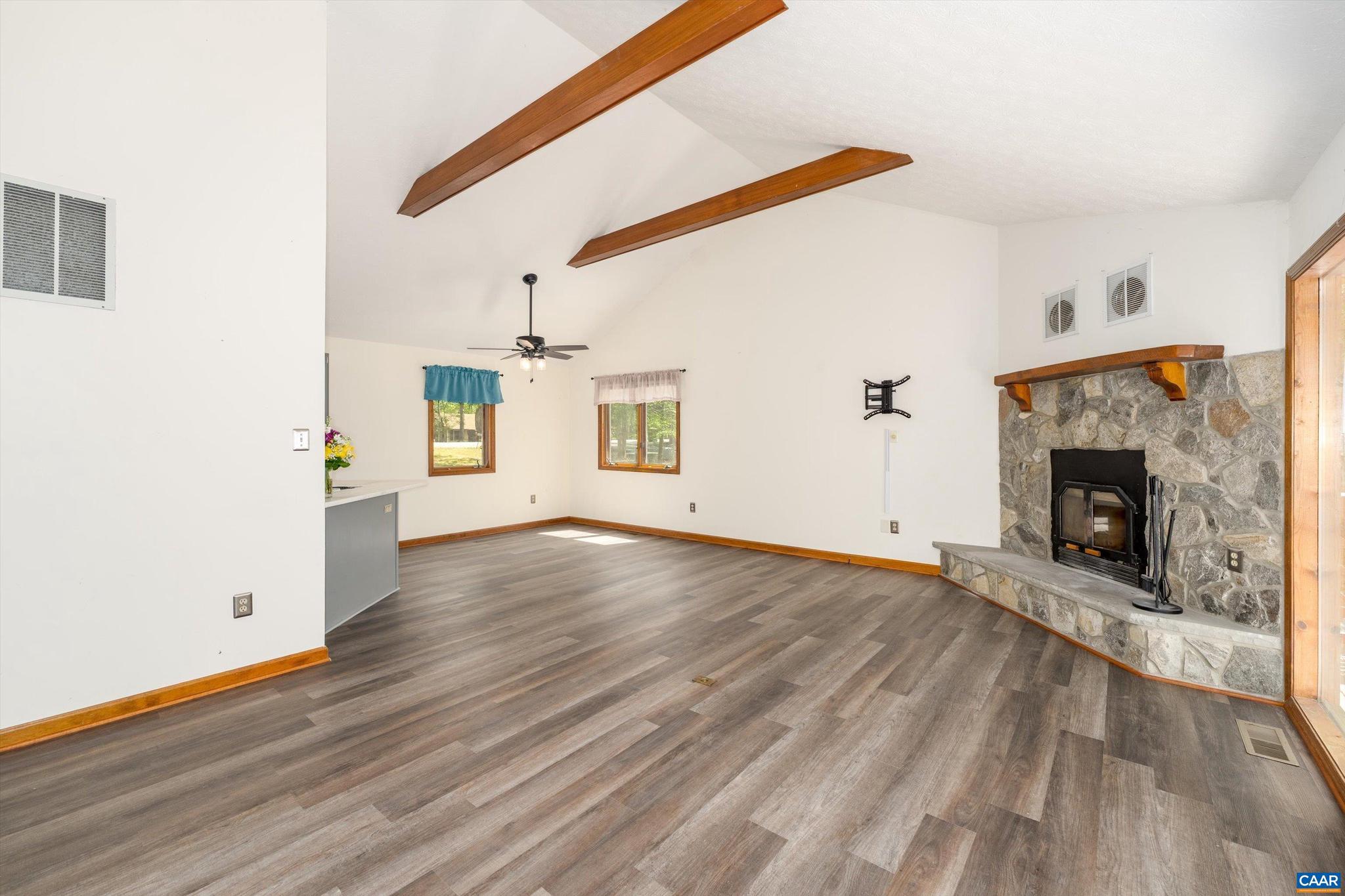 LAKE MONTICELLO - Residential