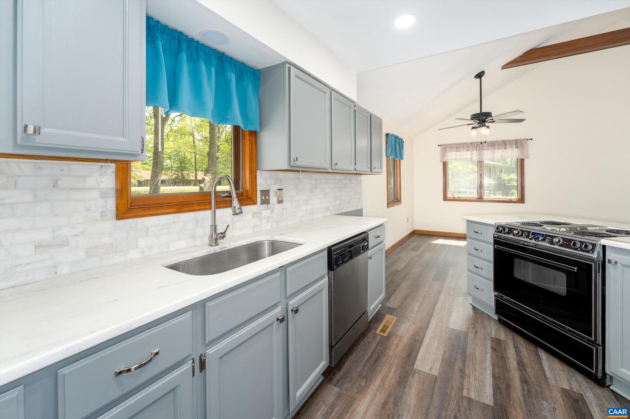 LAKE MONTICELLO - Residential