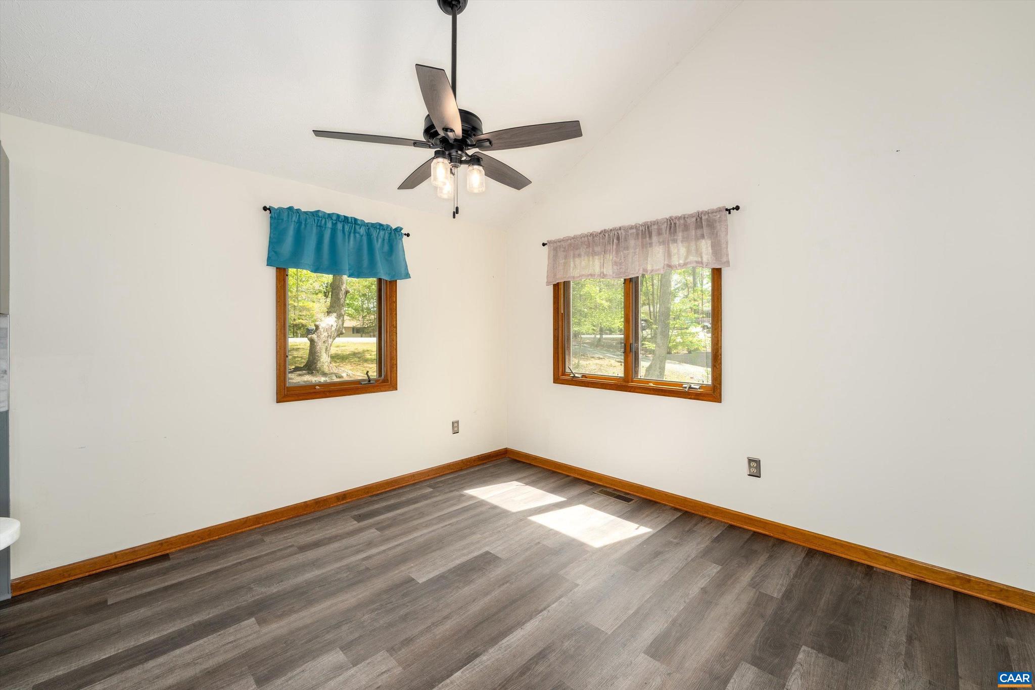 LAKE MONTICELLO - Residential