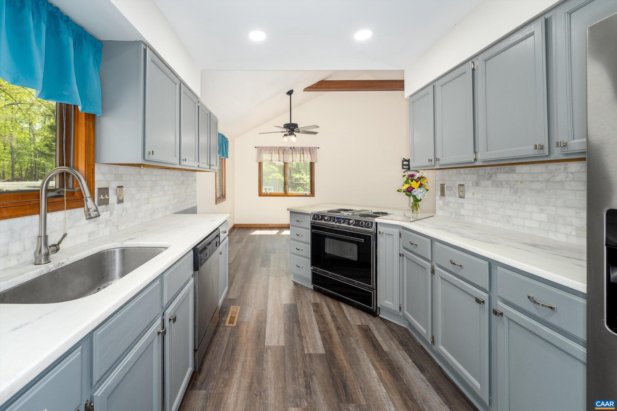 LAKE MONTICELLO - Residential