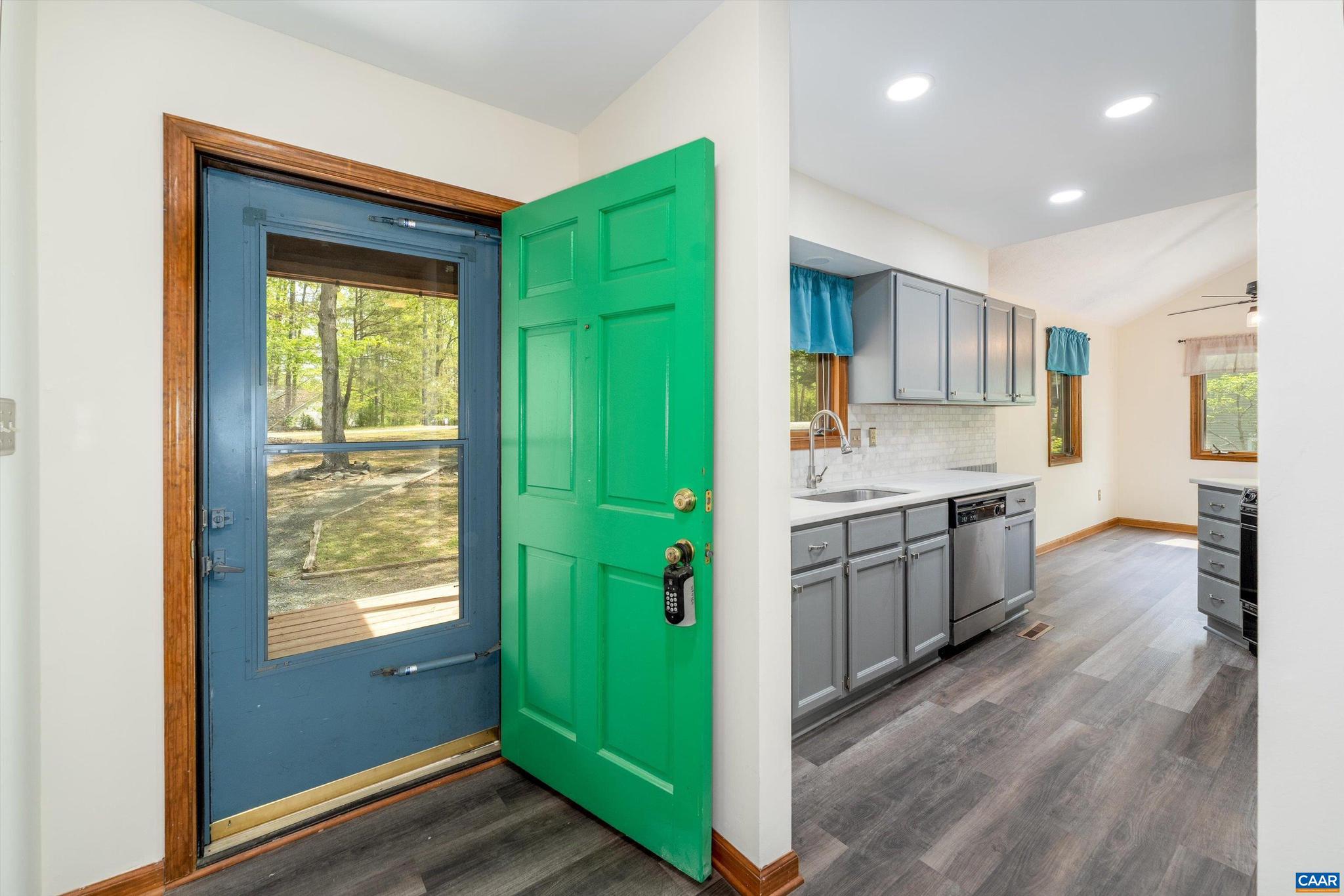 LAKE MONTICELLO - Residential