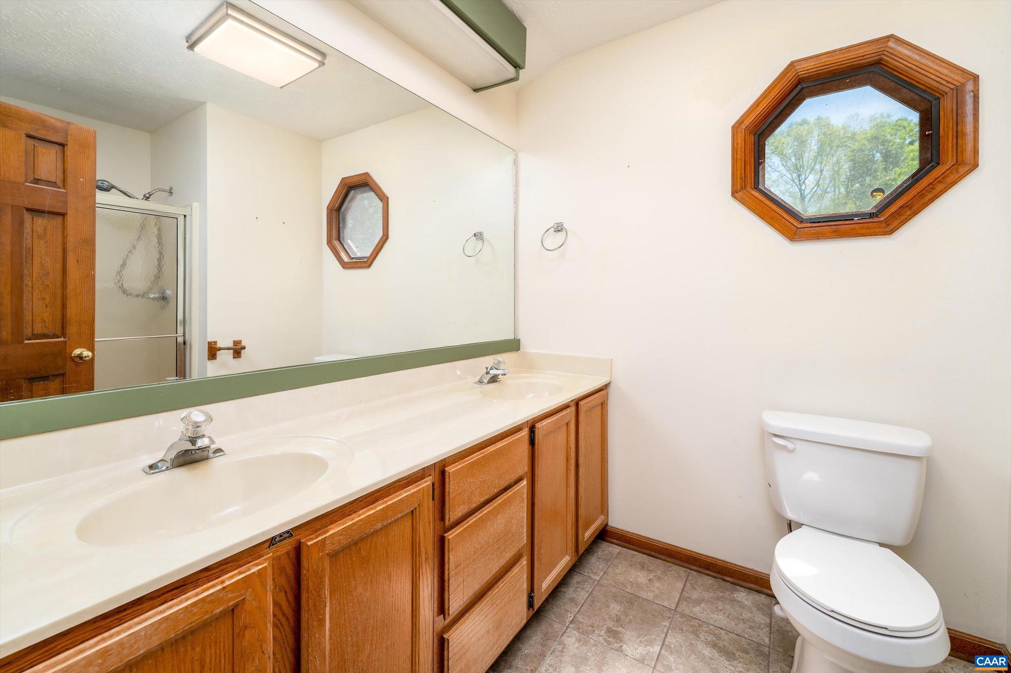 LAKE MONTICELLO - Residential