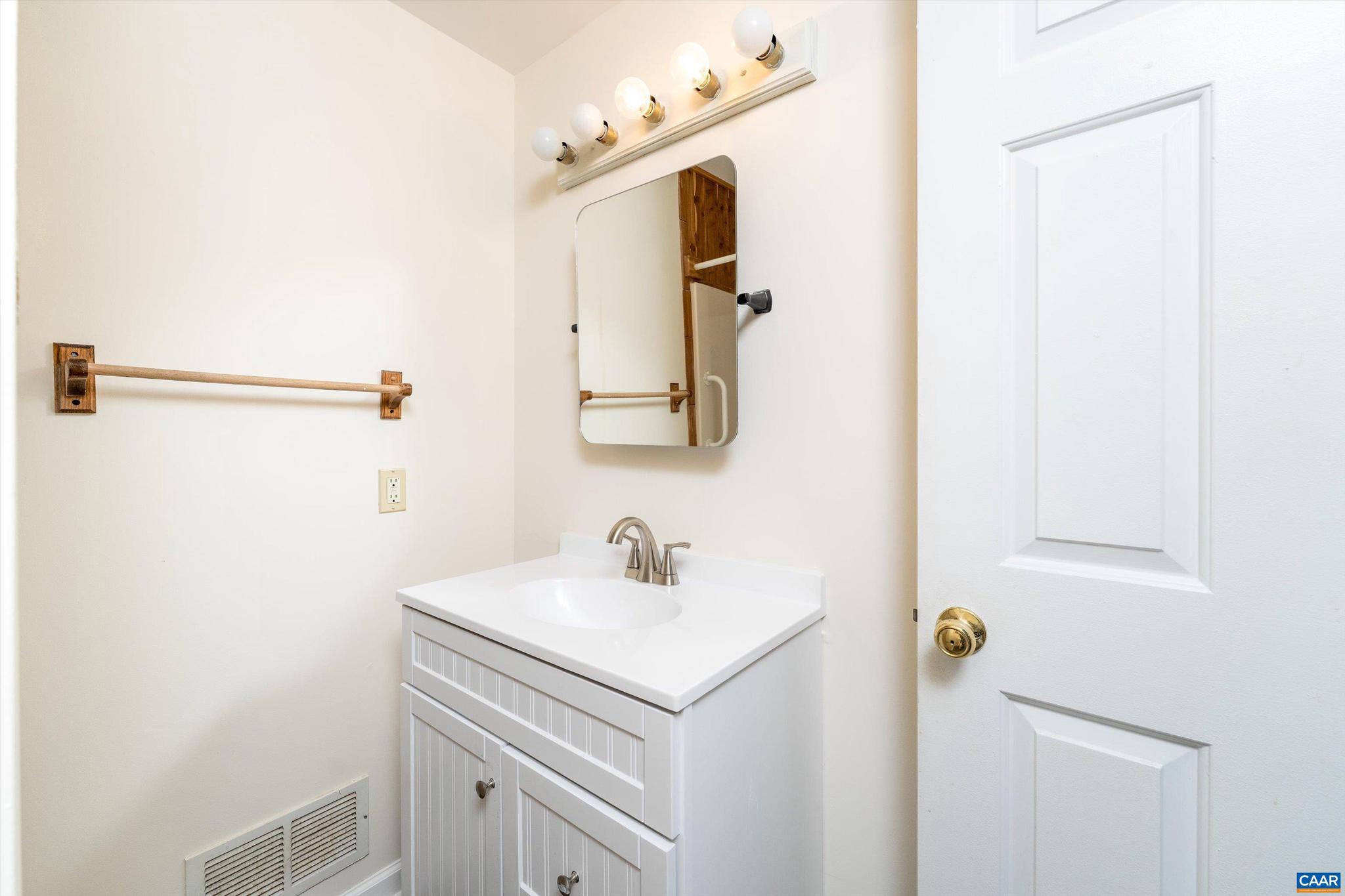 LAKE MONTICELLO - Residential