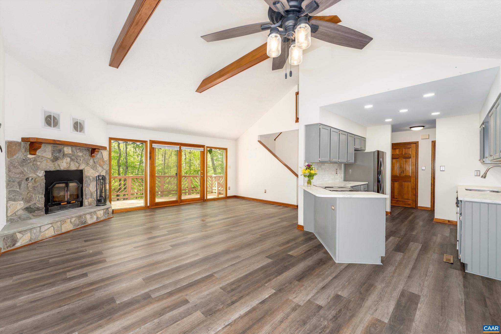 LAKE MONTICELLO - Residential