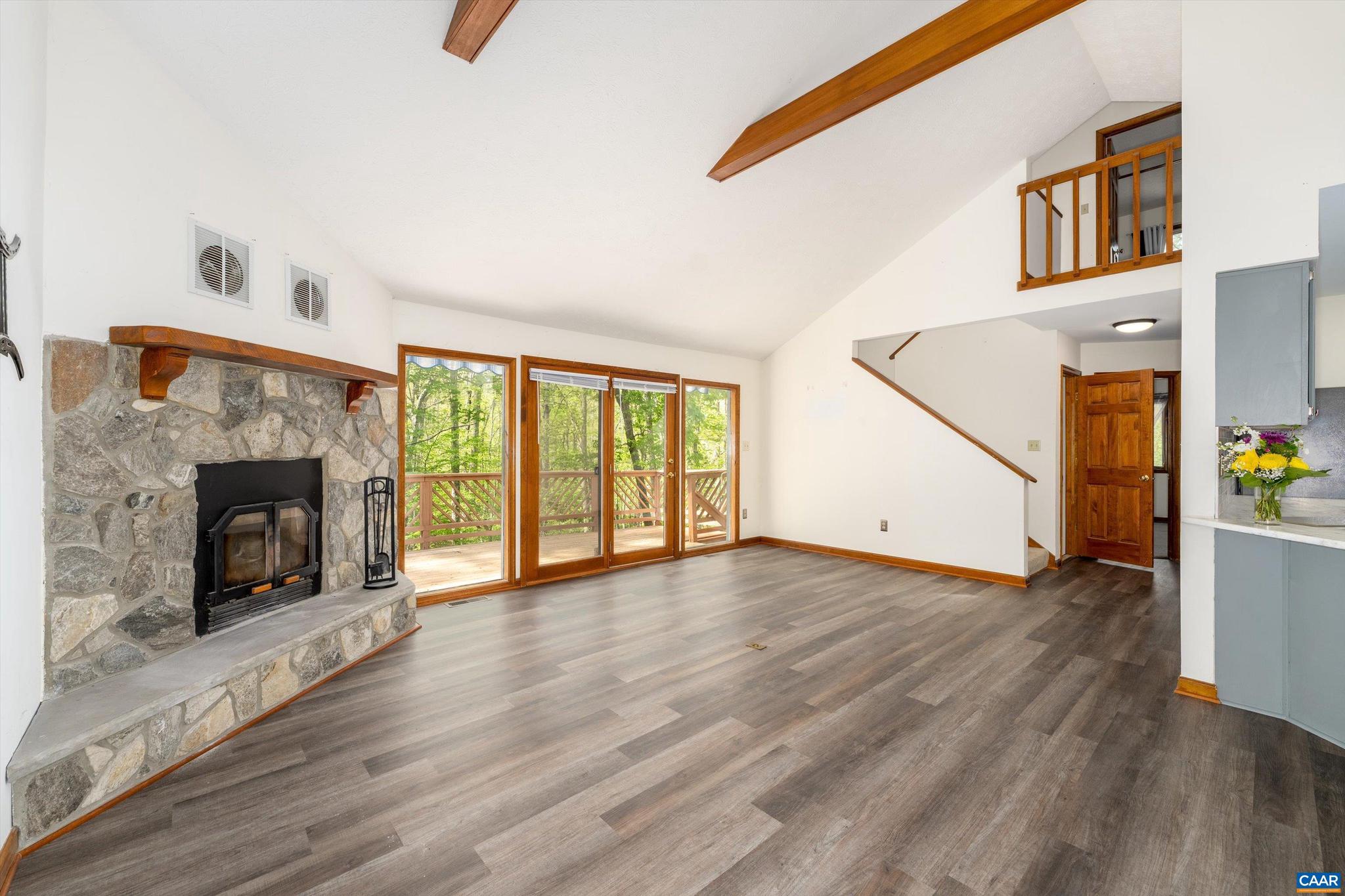 LAKE MONTICELLO - Residential