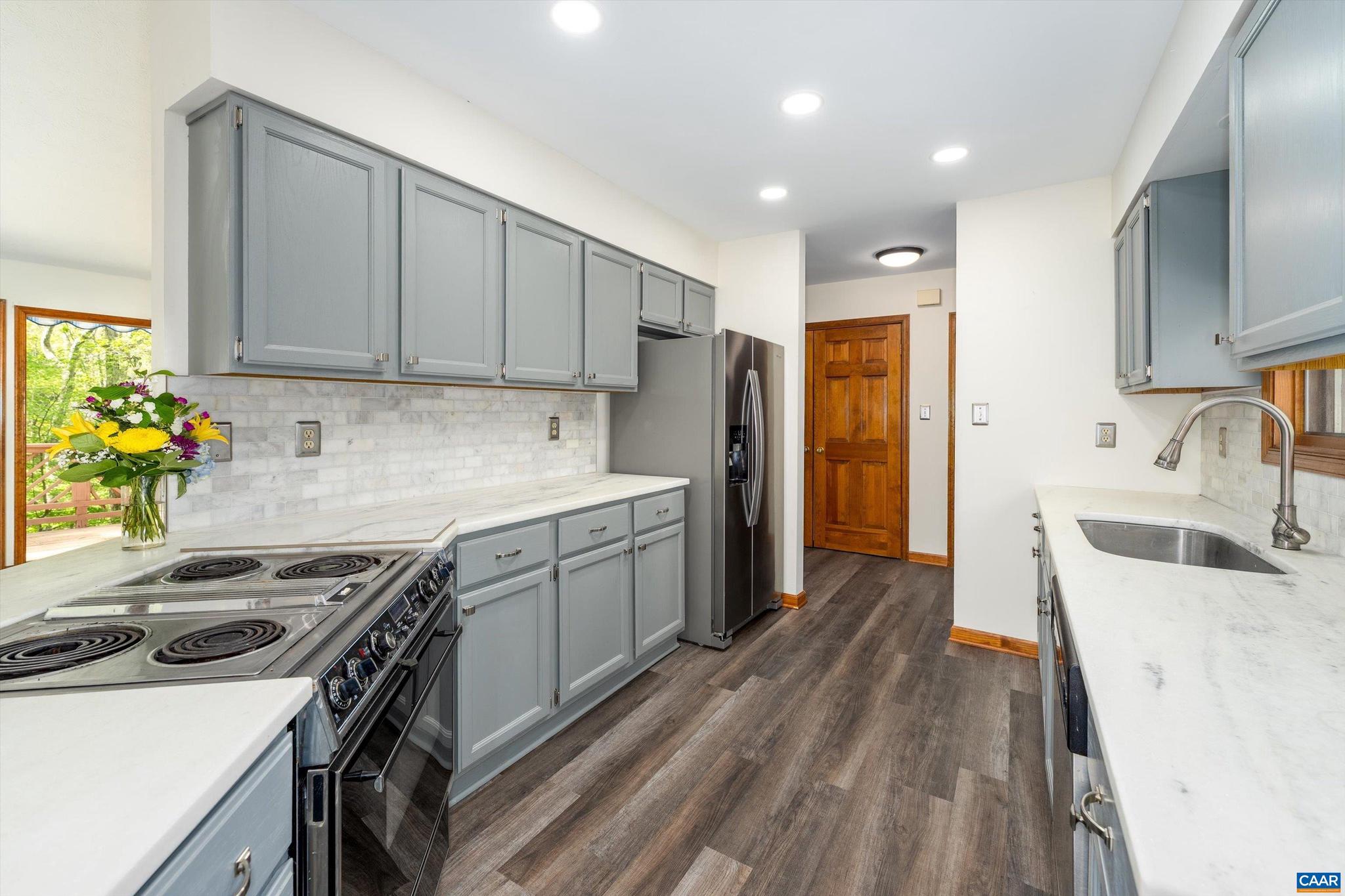 LAKE MONTICELLO - Residential