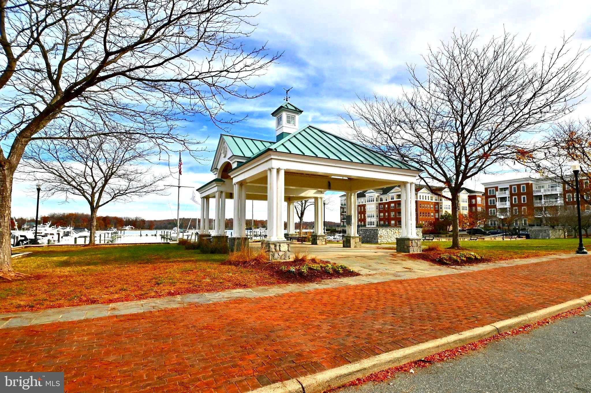 BELMONT BAY - Residential Lease