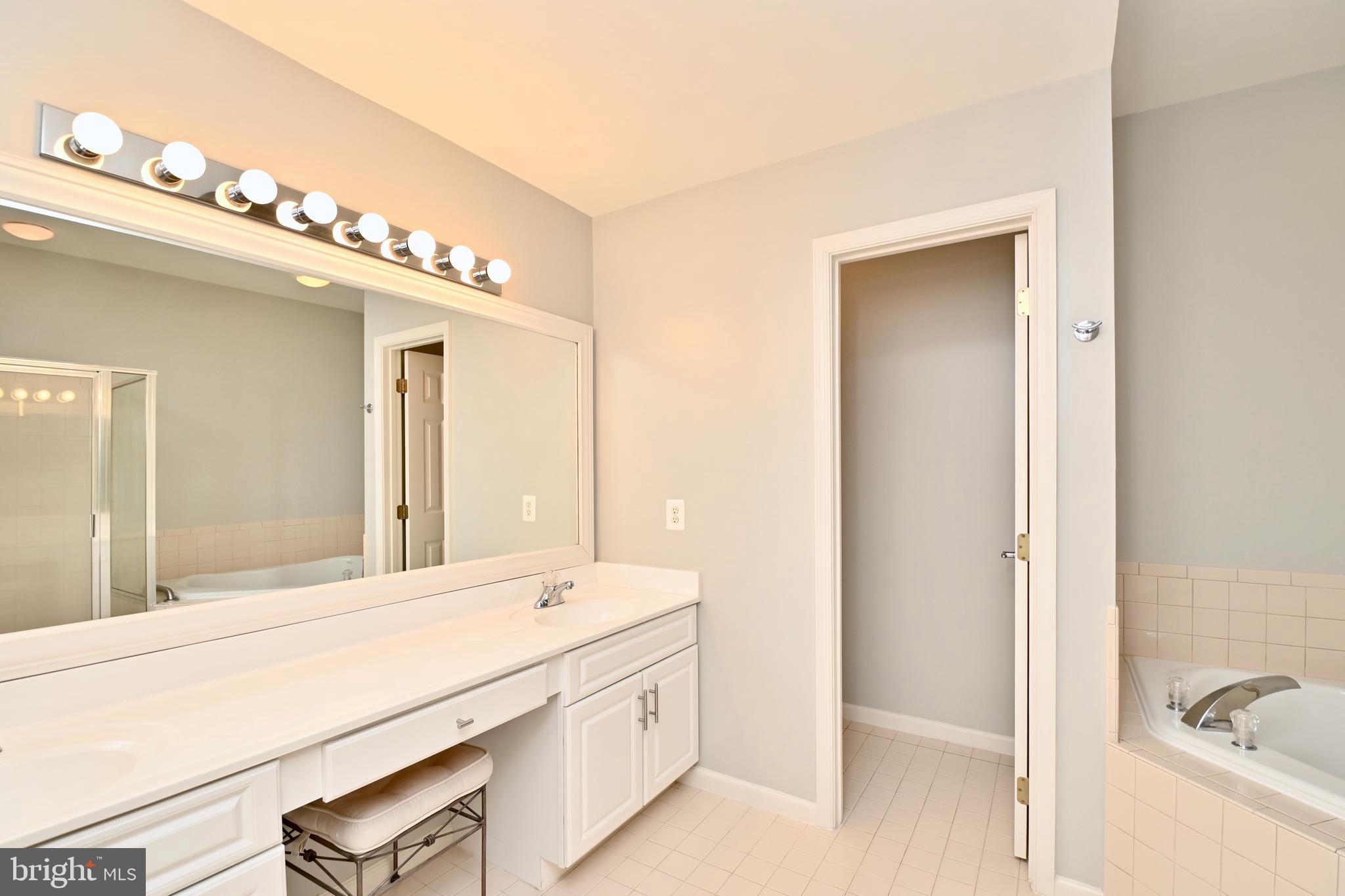 BELMONT BAY - Residential Lease