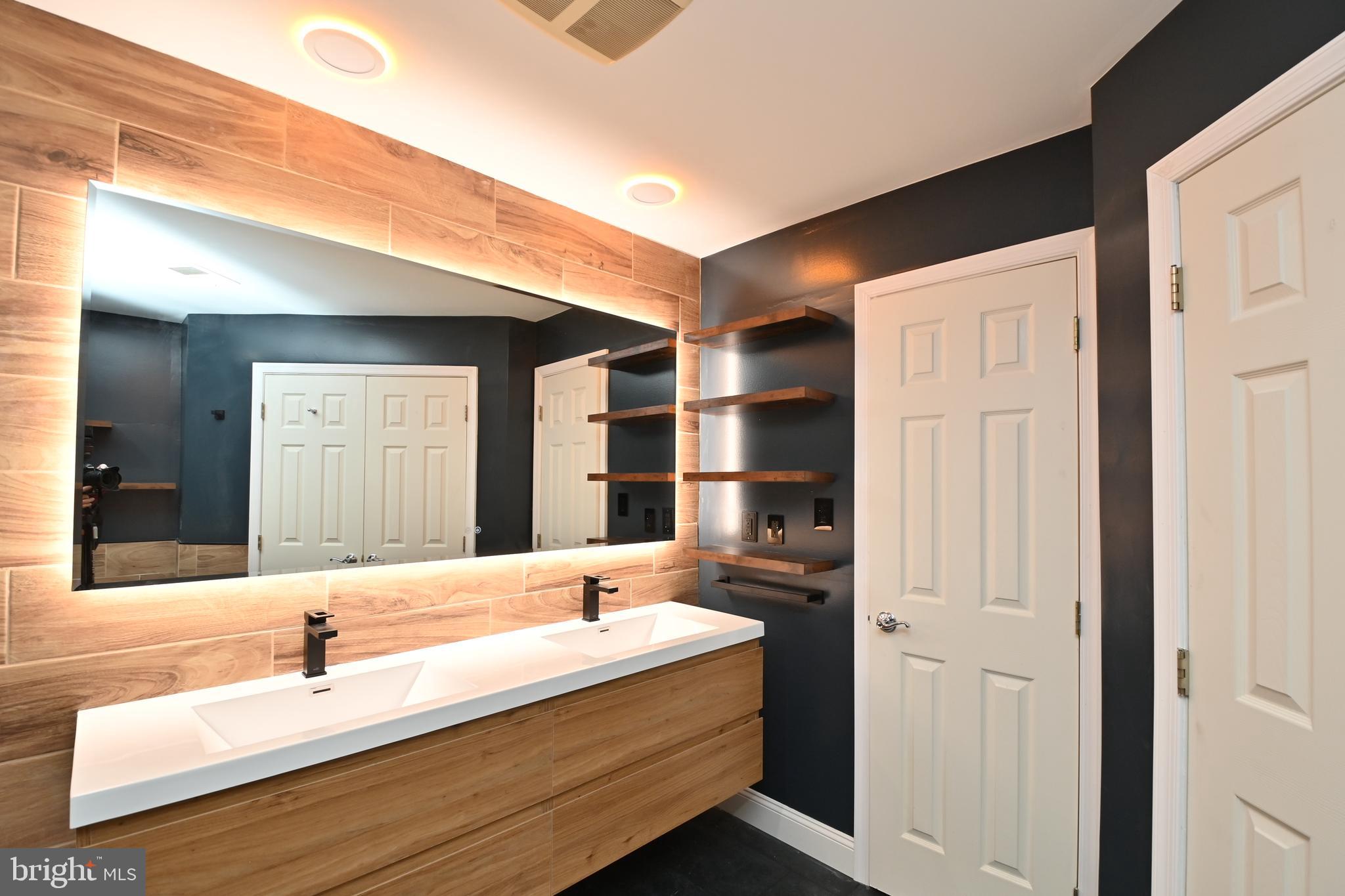 BELMONT BAY - Residential Lease