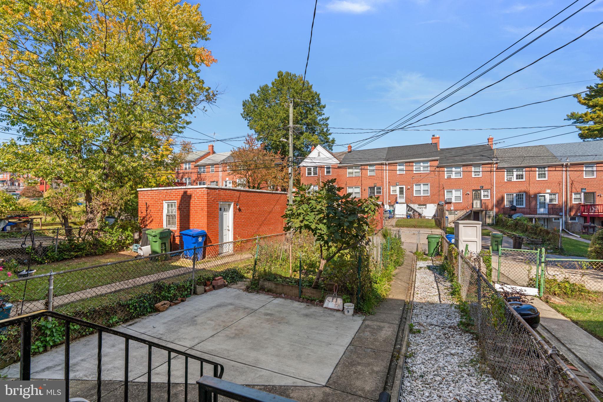 IDLEWOOD - Residential