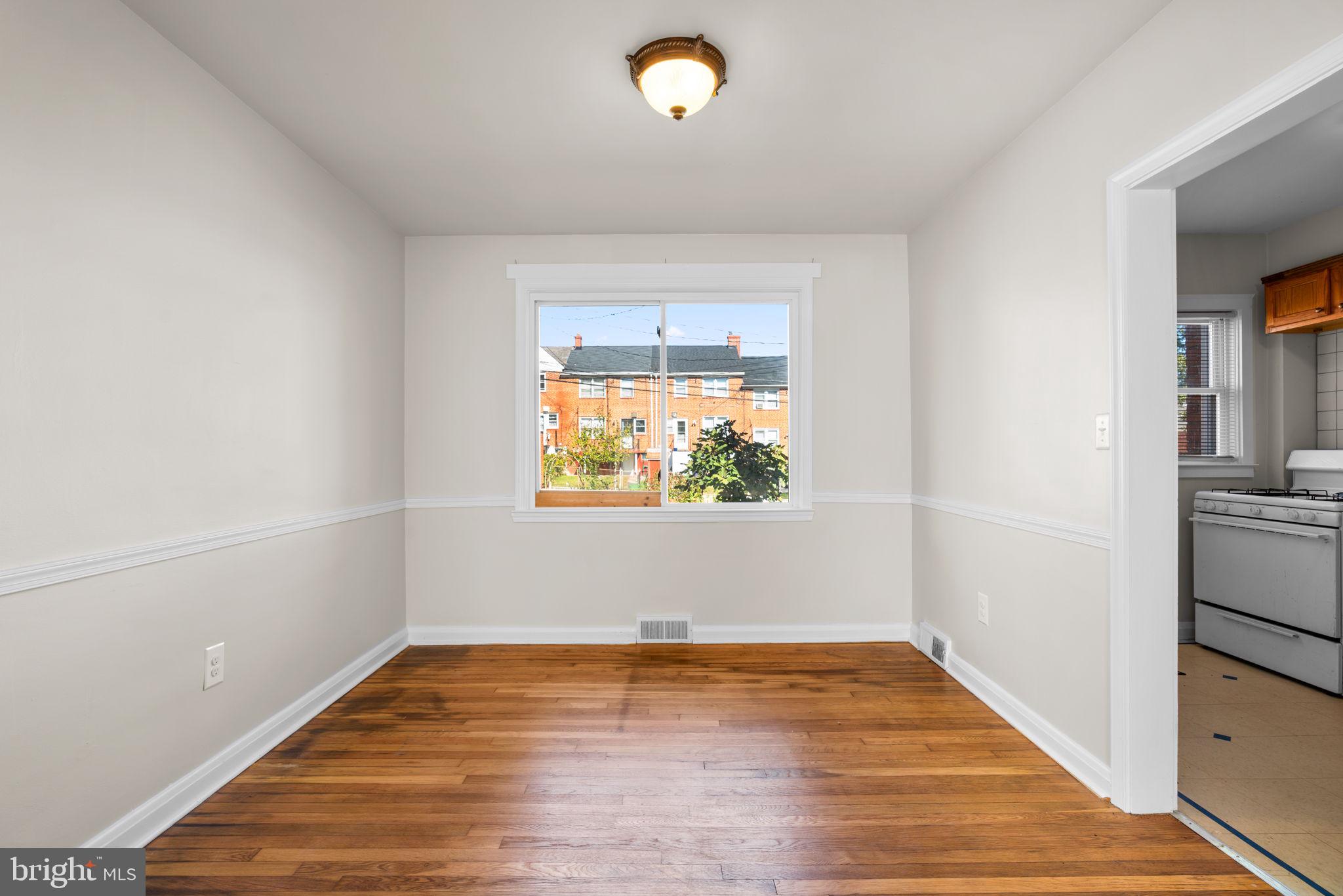 IDLEWOOD - Residential