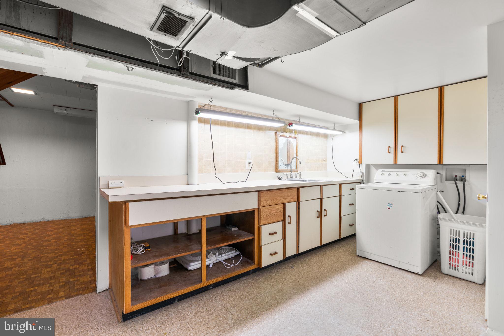 IDLEWOOD - Residential