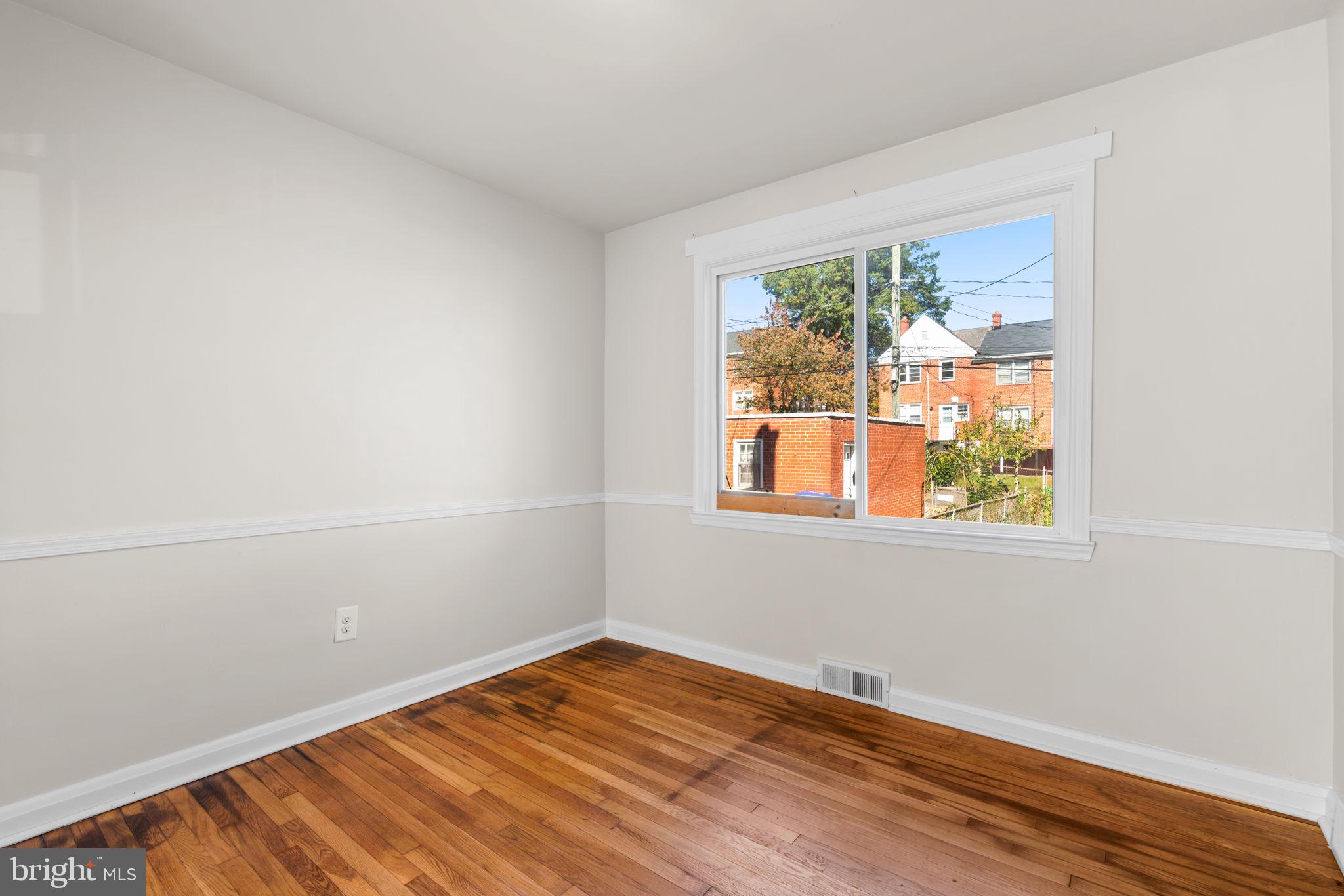 IDLEWOOD - Residential