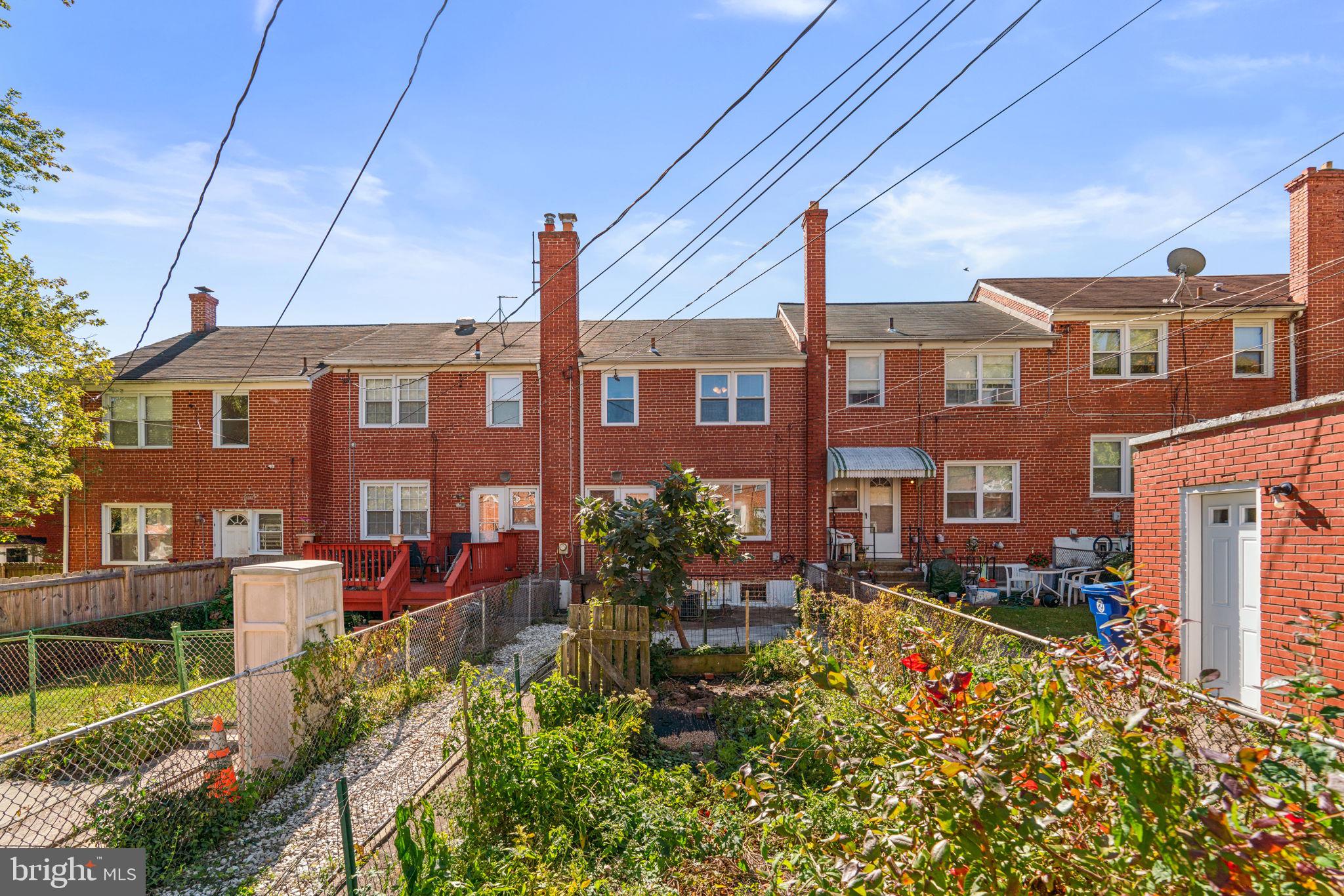 IDLEWOOD - Residential