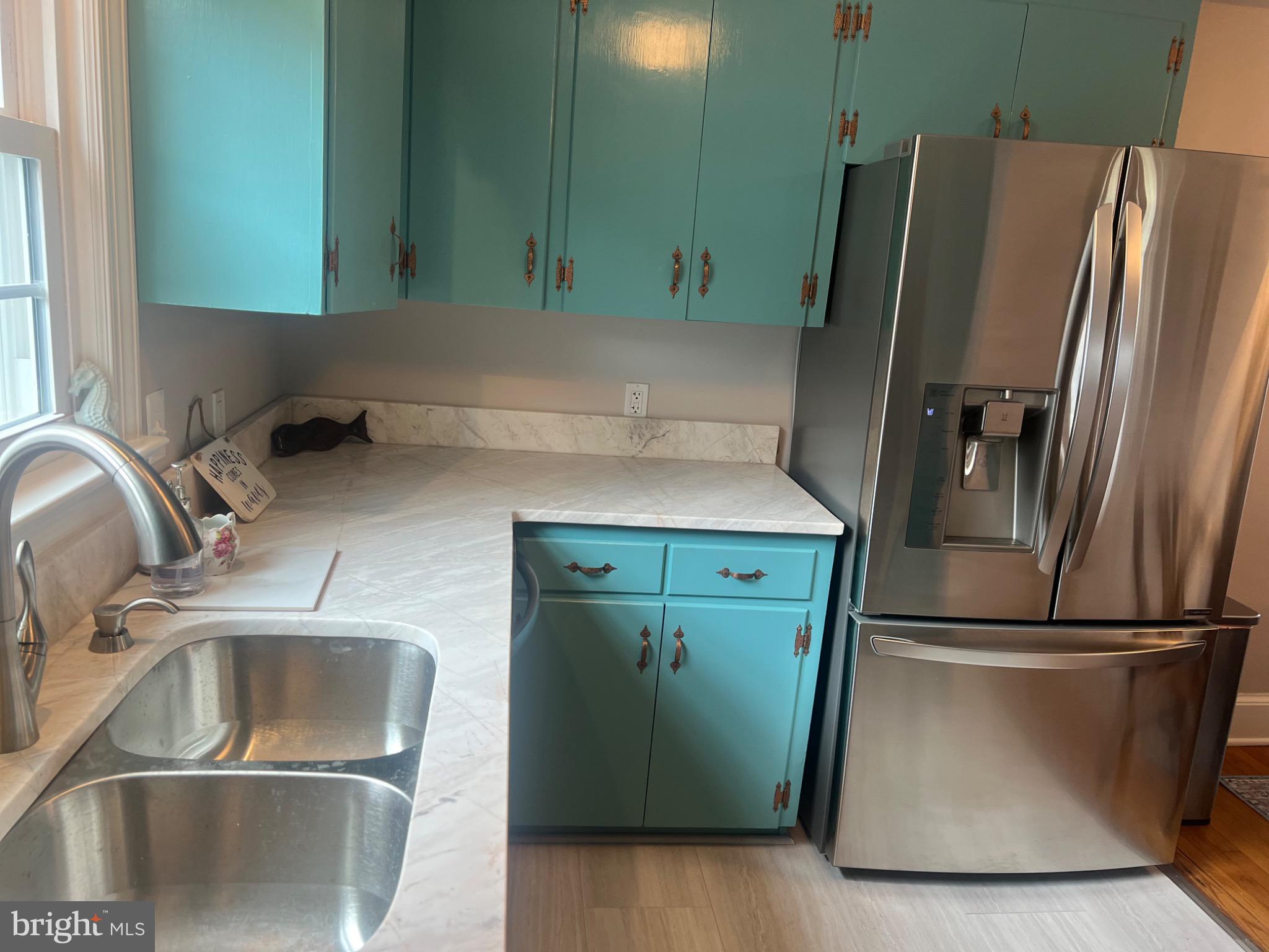 6014 RIVERVIEW DRIVE