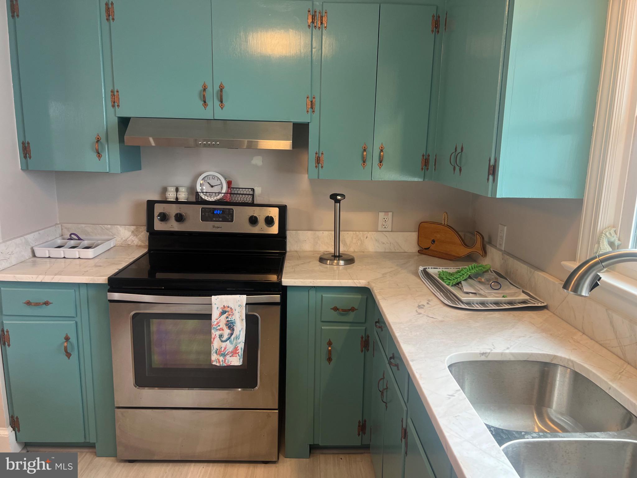 6014 RIVERVIEW DRIVE