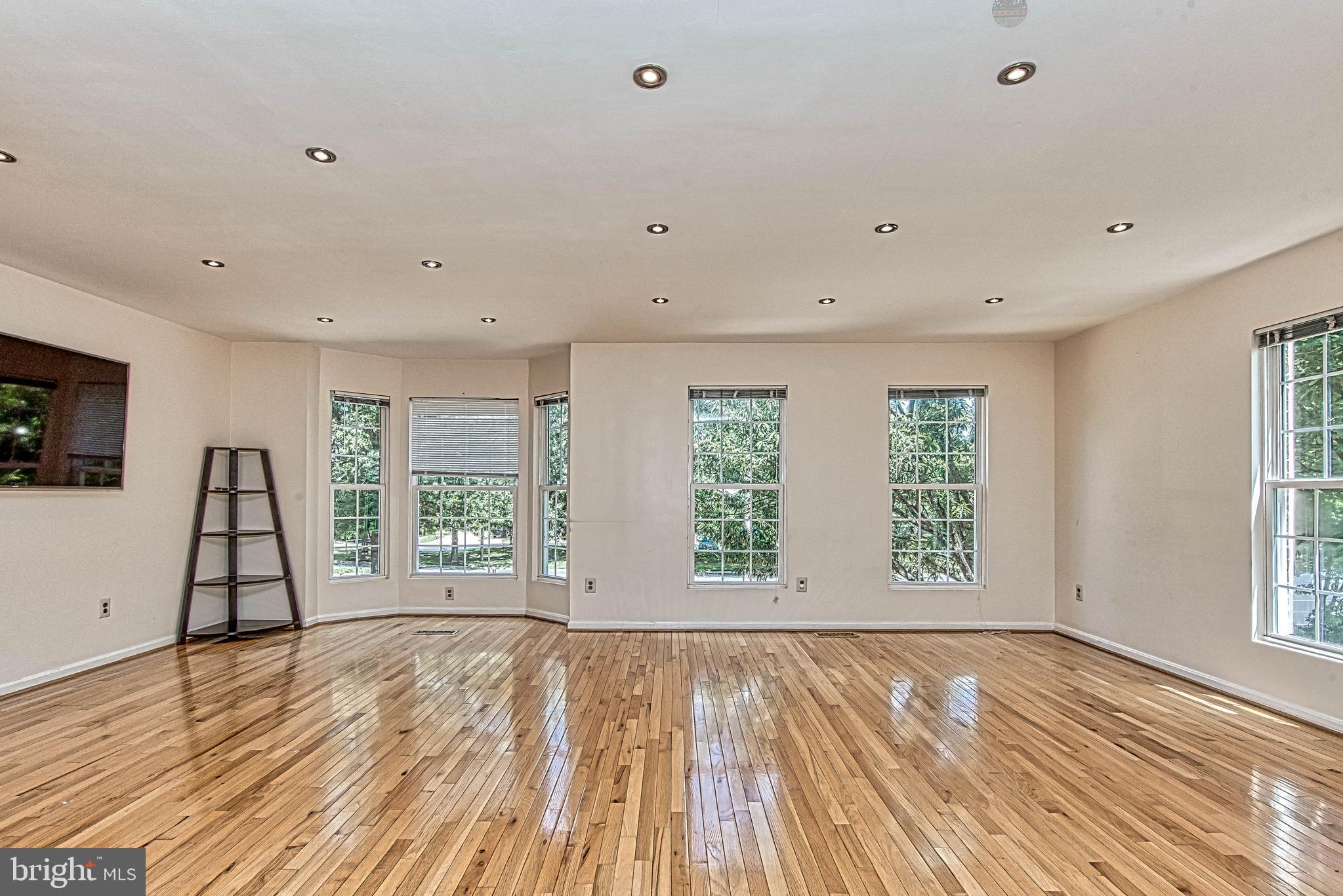 VIRGINIA CENTER - Residential Lease