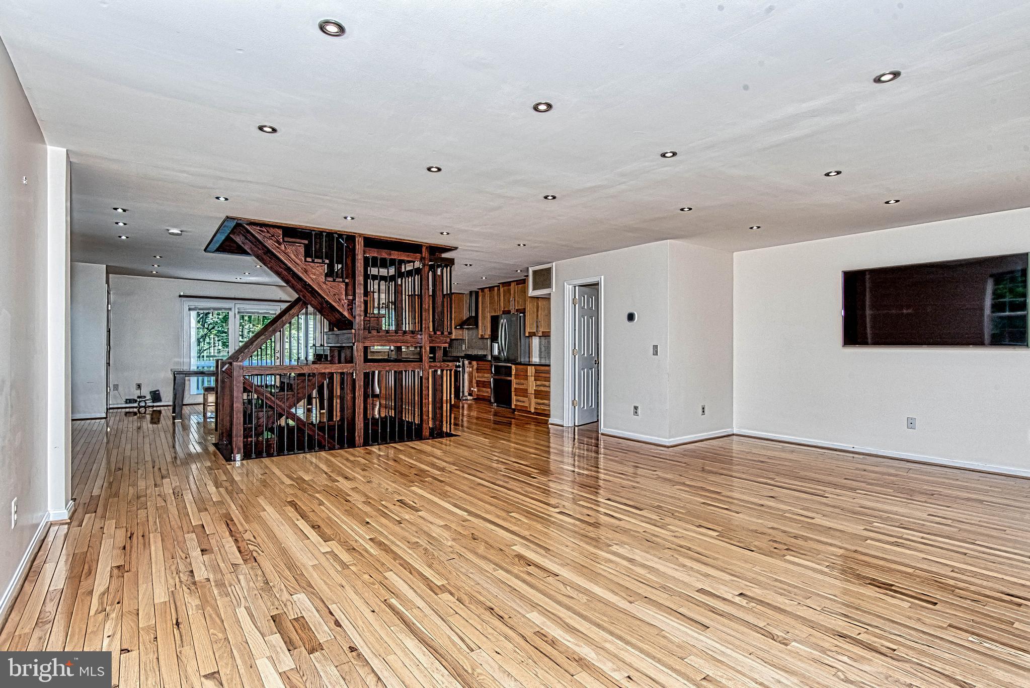 VIRGINIA CENTER - Residential Lease