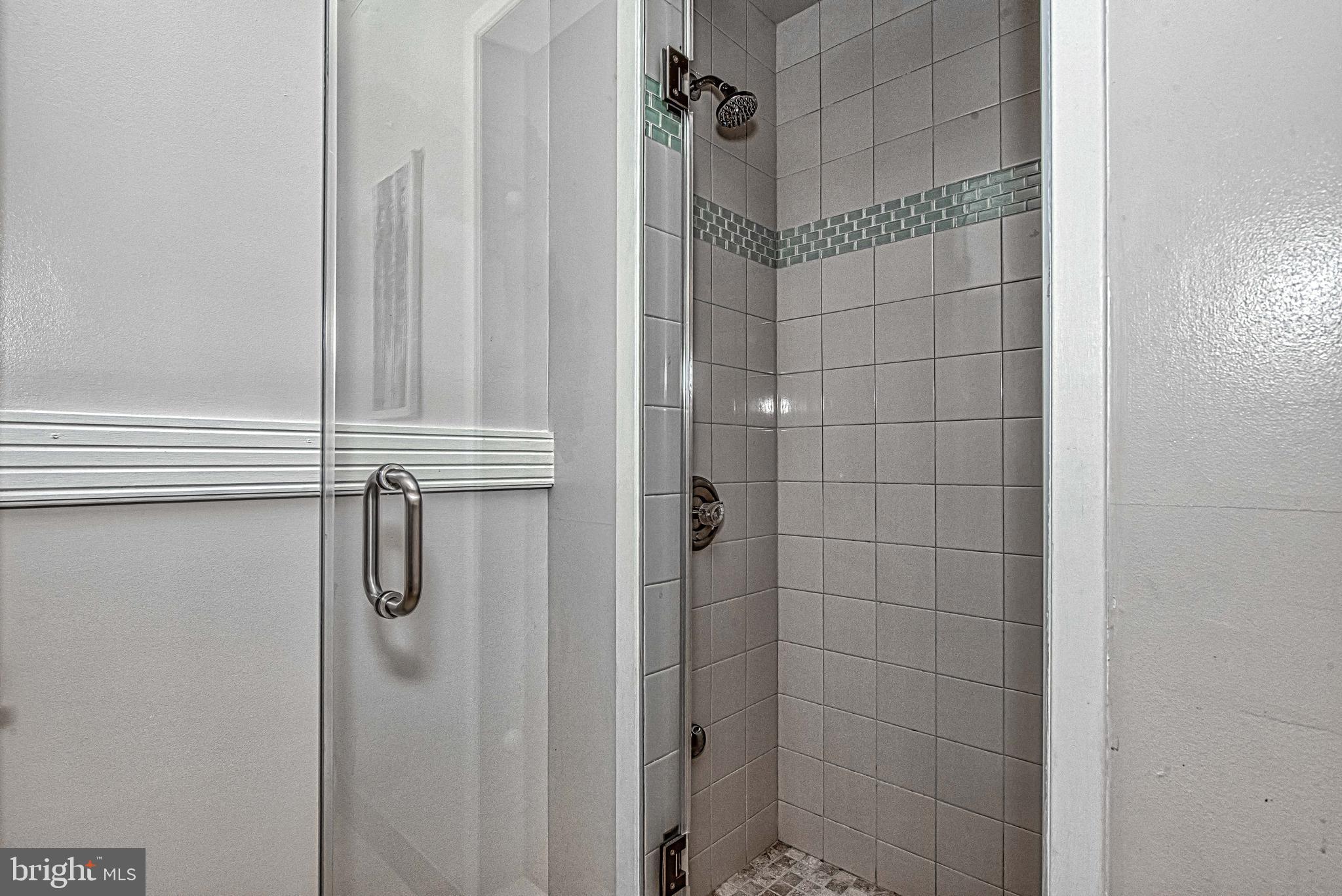 VIRGINIA CENTER - Residential Lease