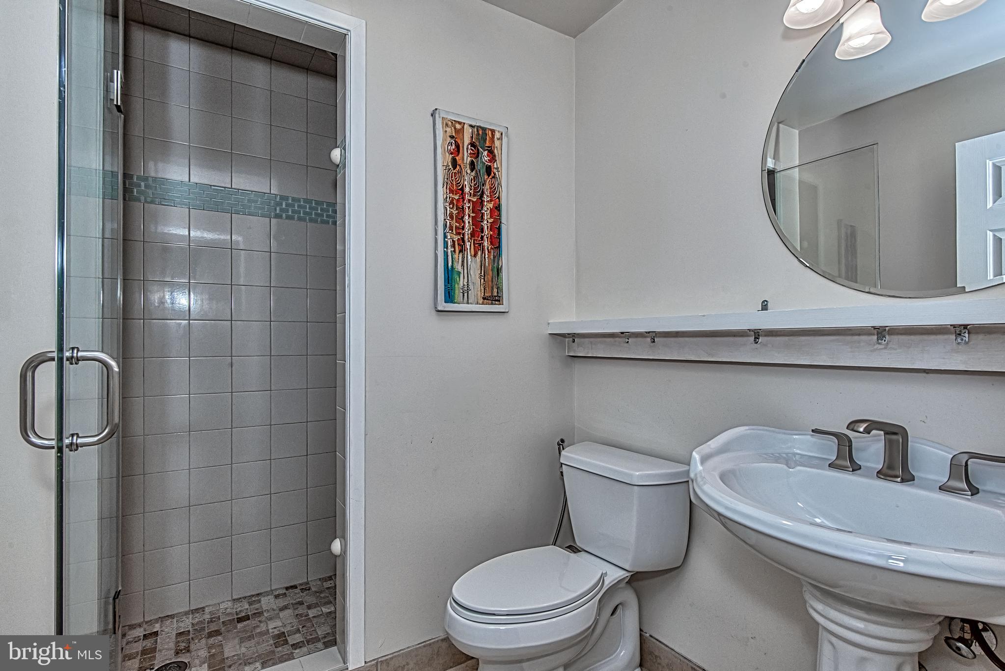 VIRGINIA CENTER - Residential Lease