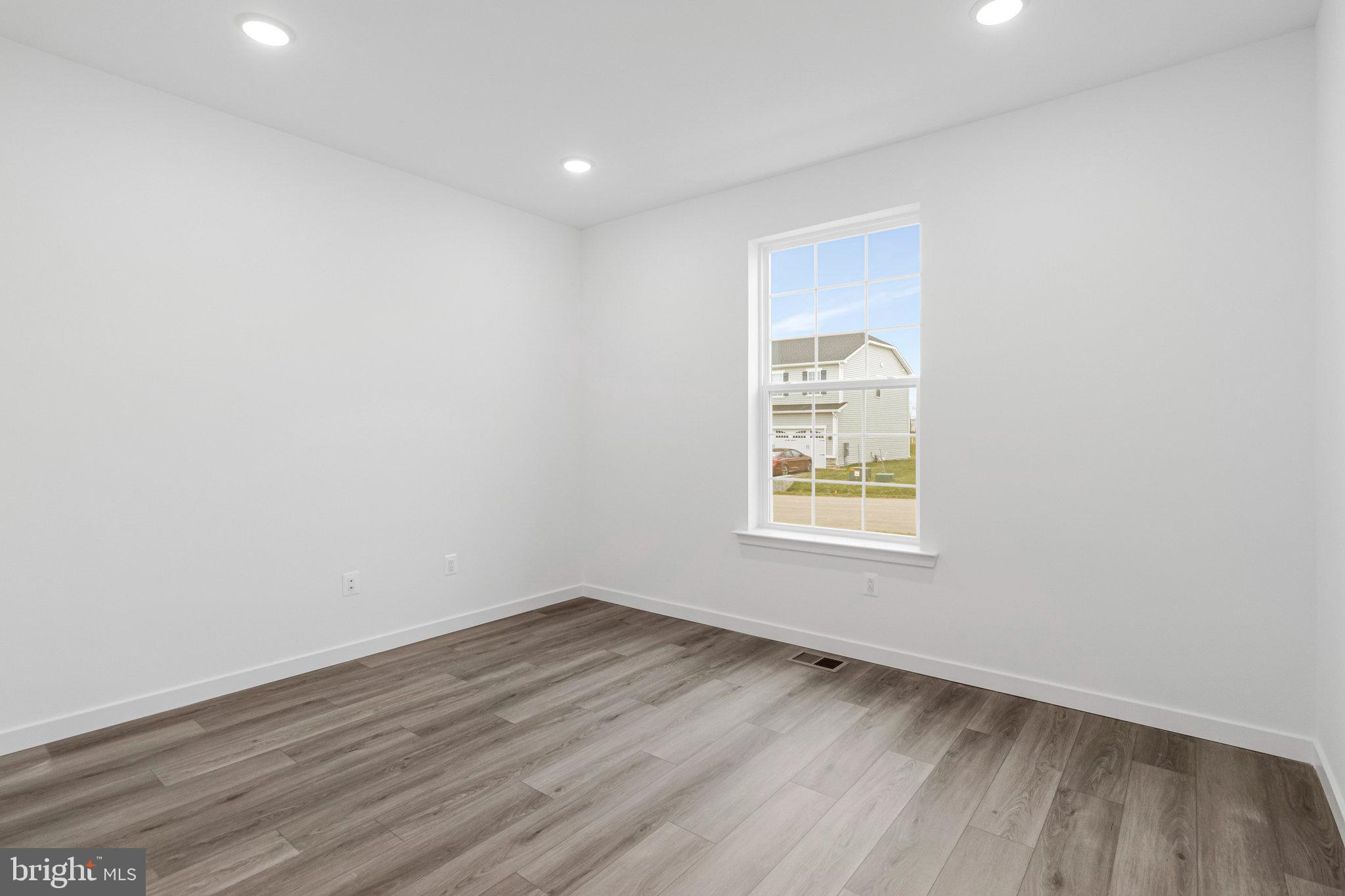 ELMWOOD FARM - Residential