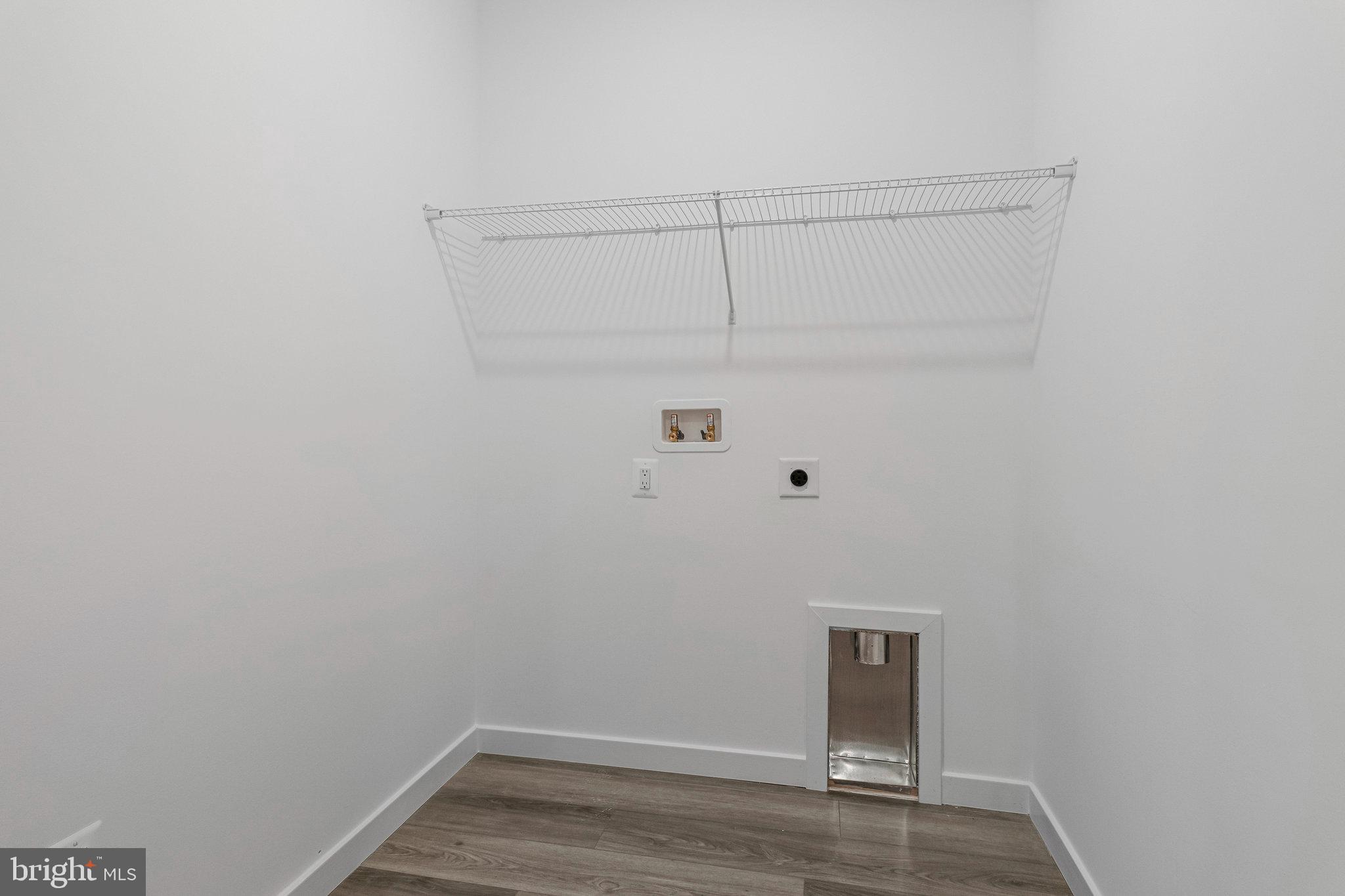 ELMWOOD FARM - Residential