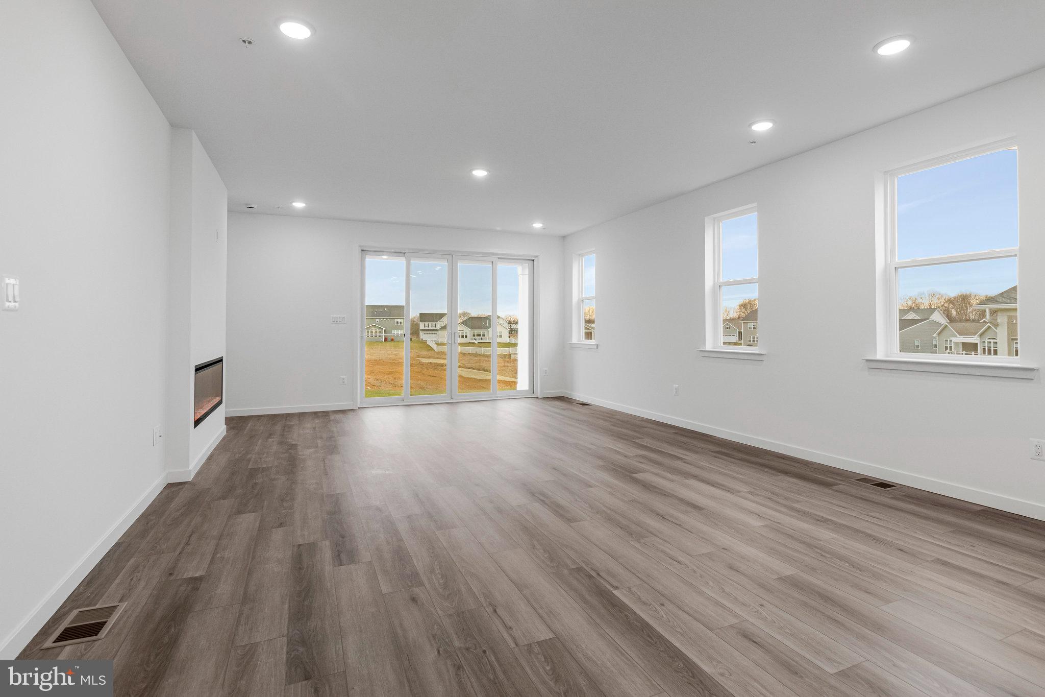 ELMWOOD FARM - Residential