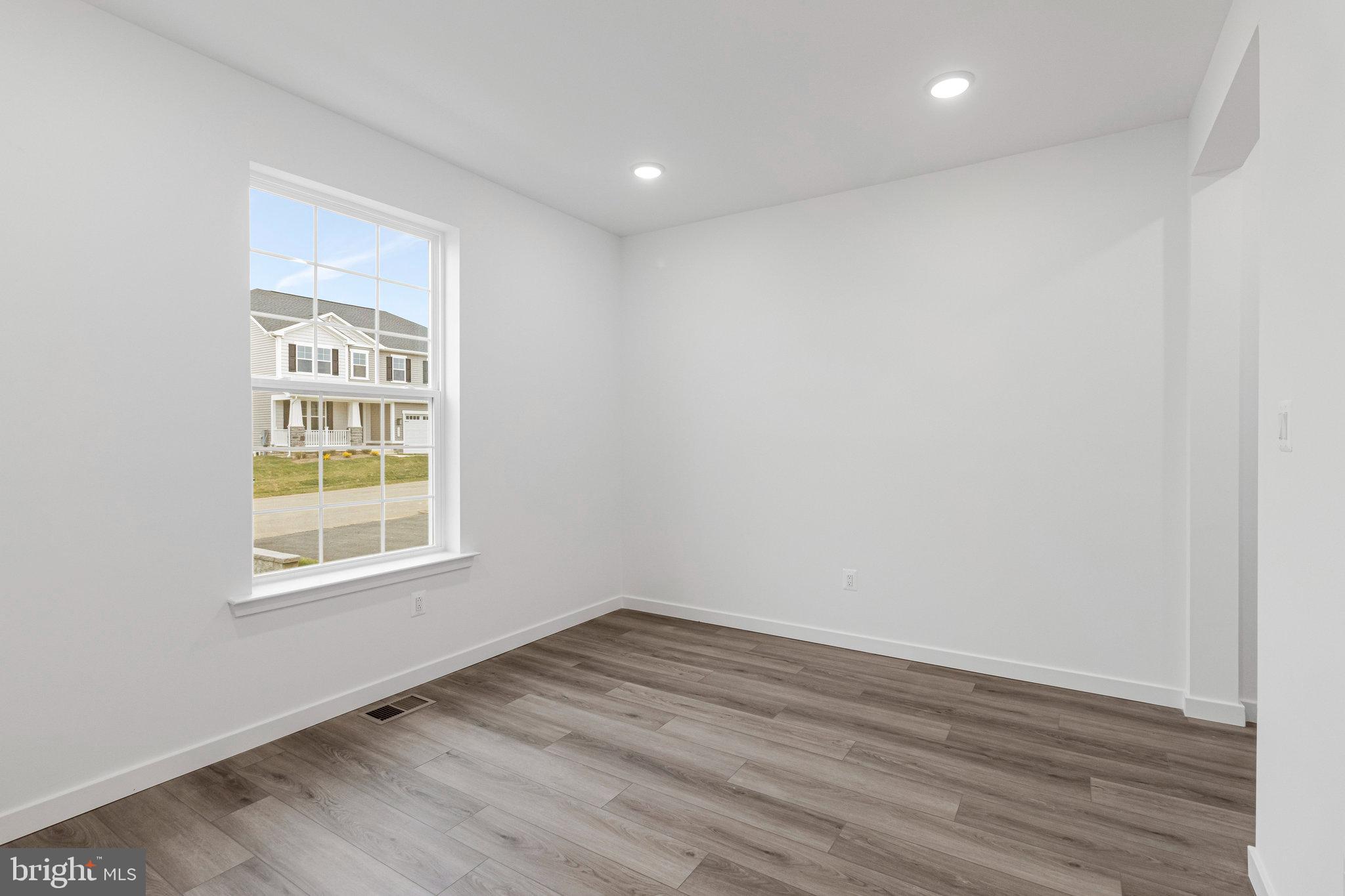 ELMWOOD FARM - Residential