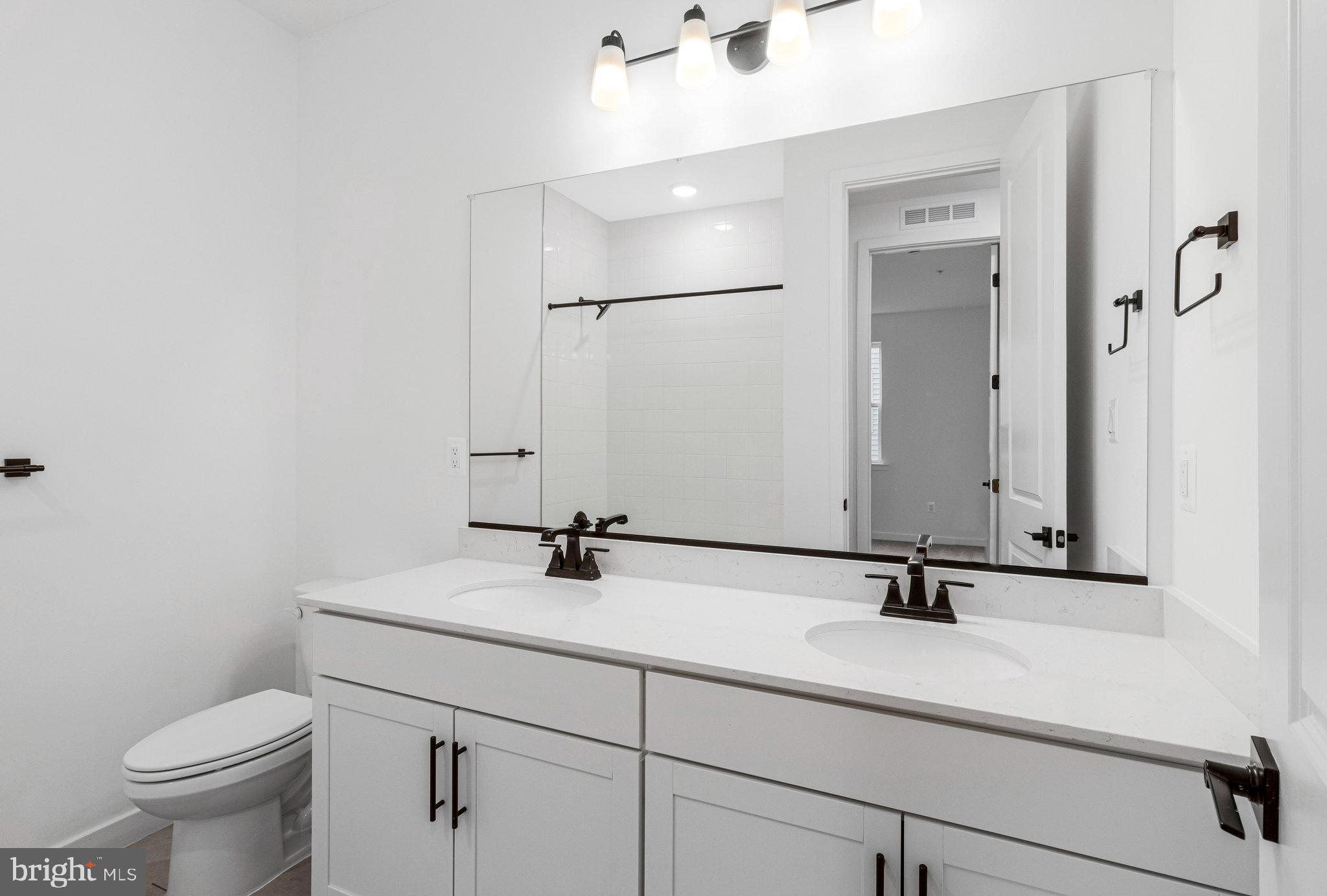 ELMWOOD FARM - Residential