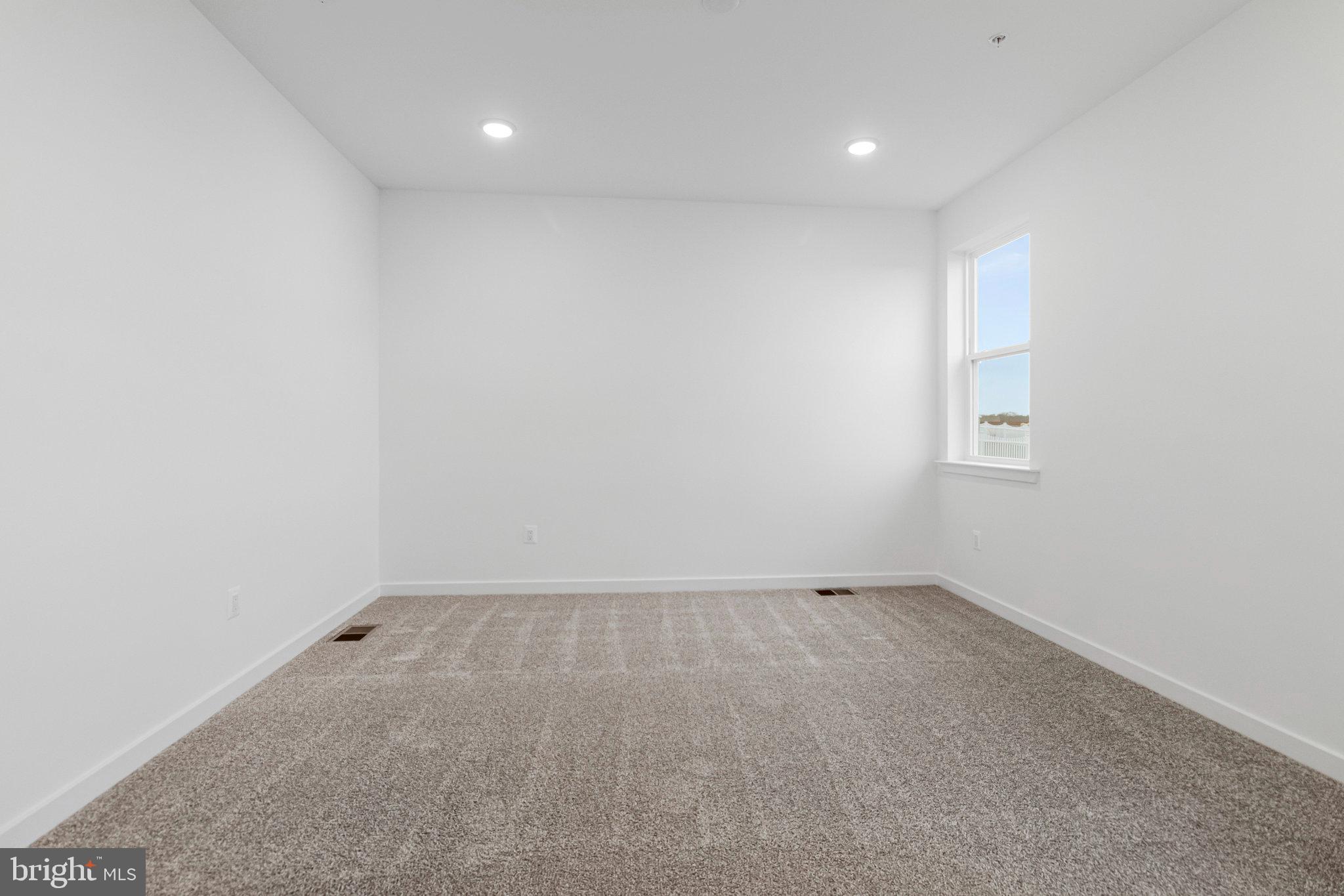 ELMWOOD FARM - Residential