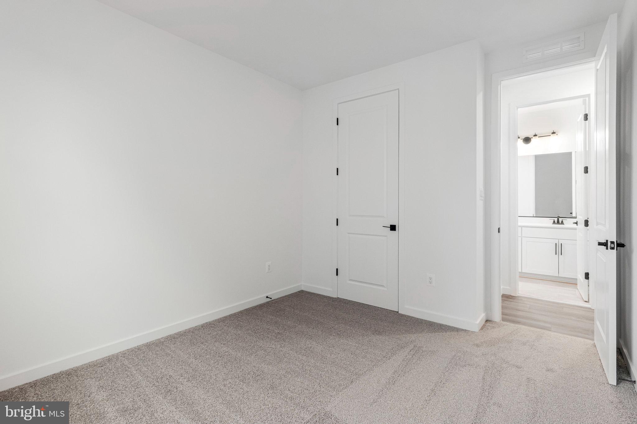 ELMWOOD FARM - Residential