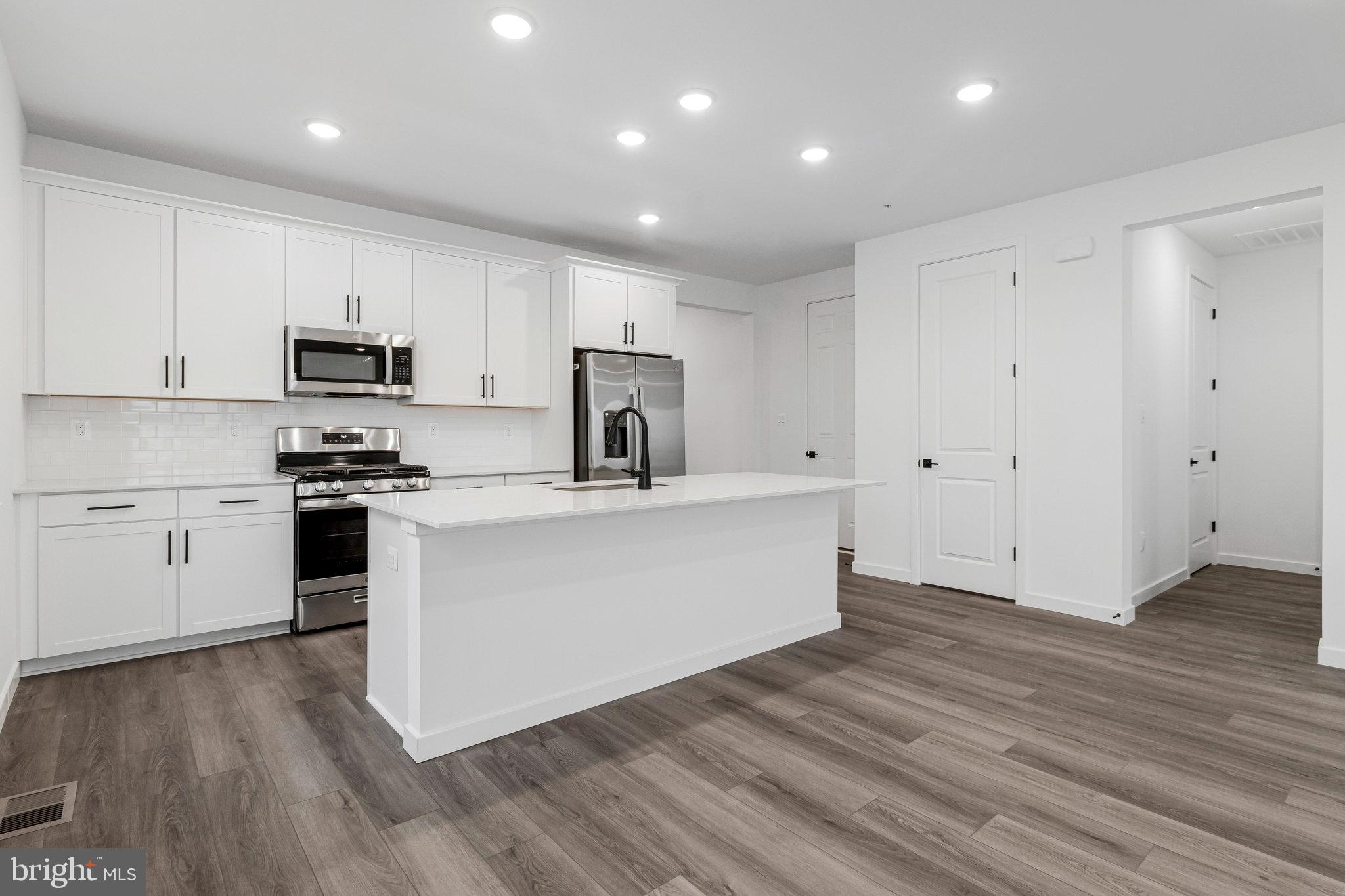 ELMWOOD FARM - Residential