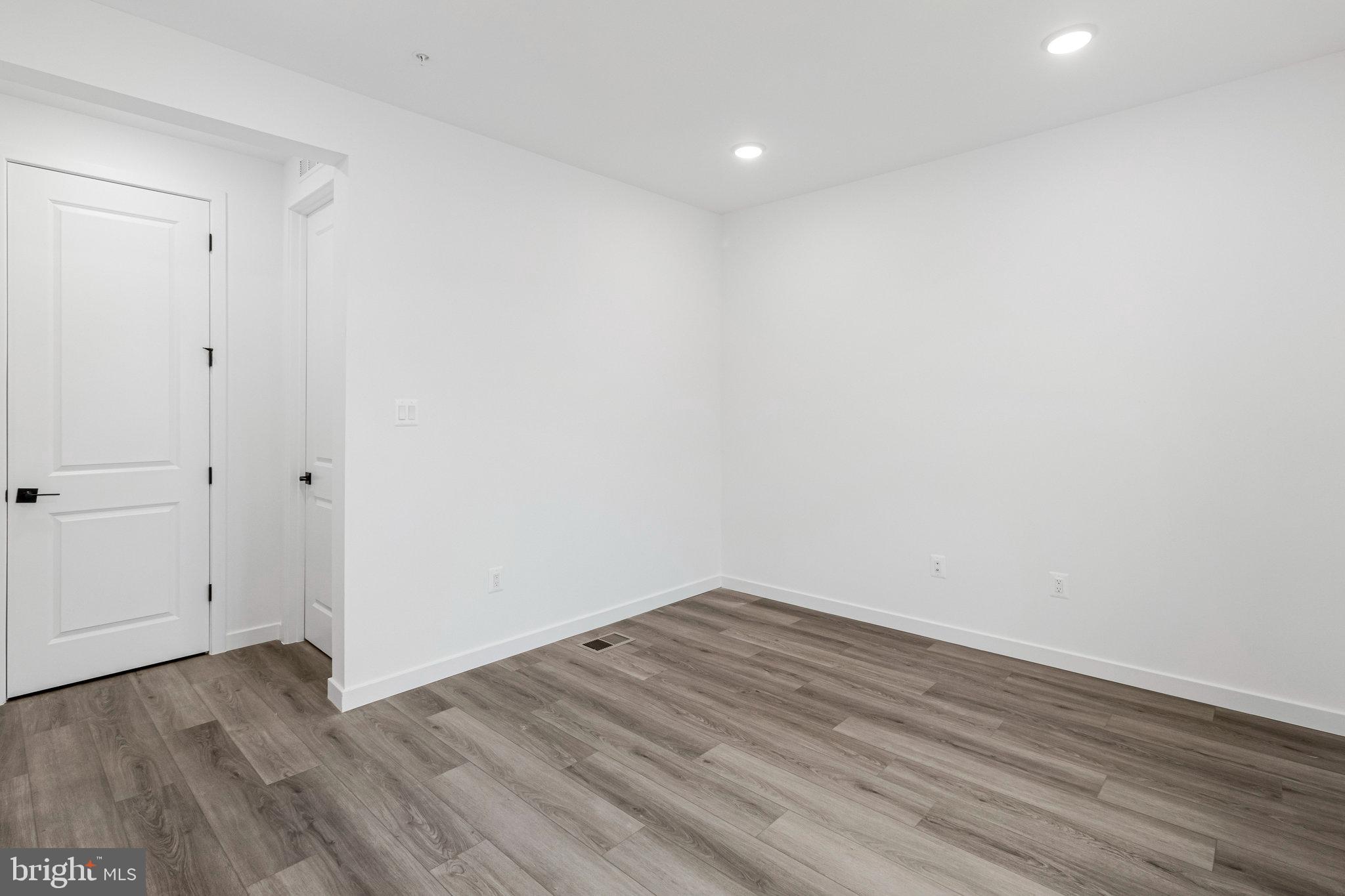 ELMWOOD FARM - Residential