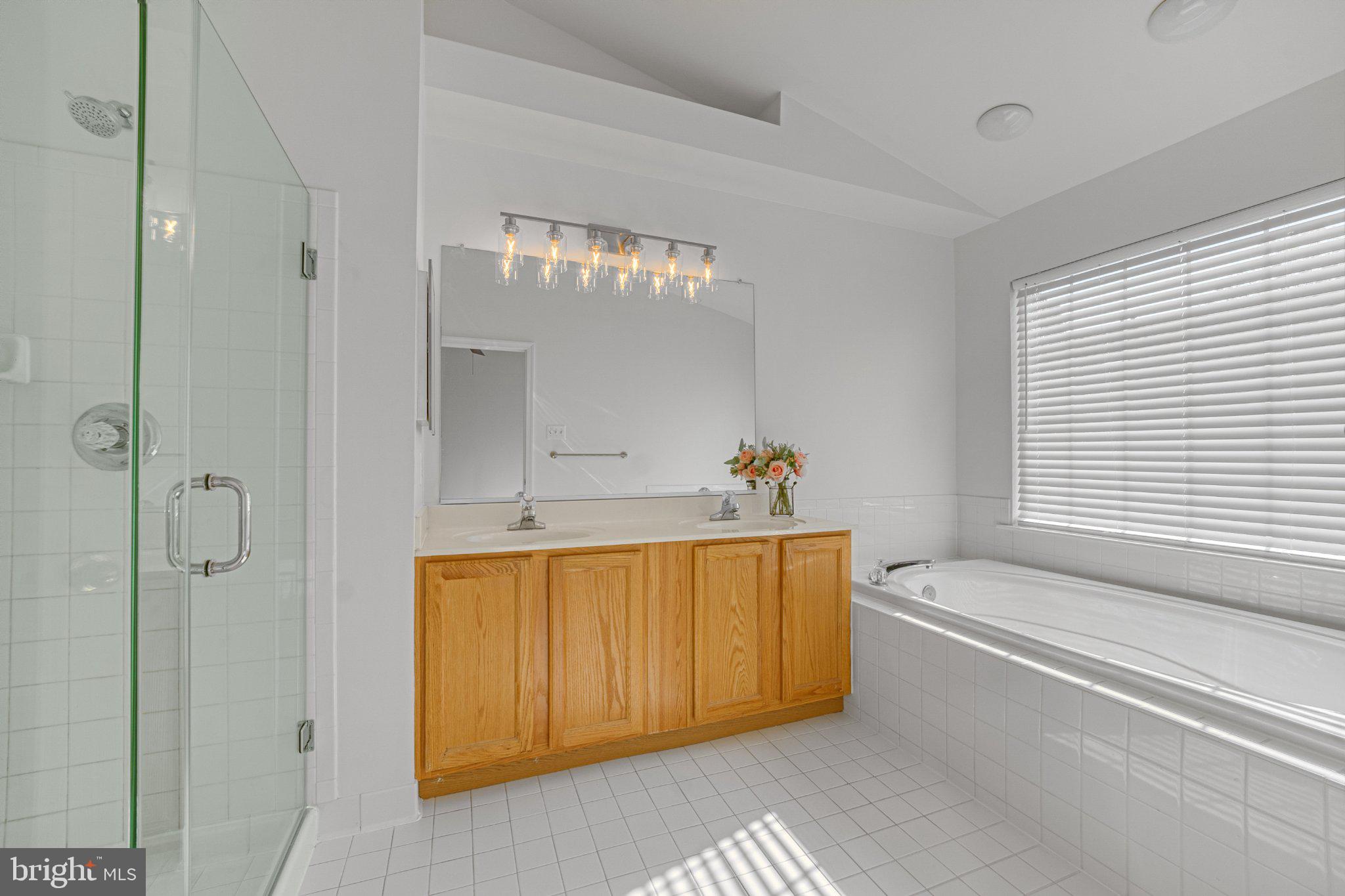 MILESTONE TOWNHOUSES - Residential