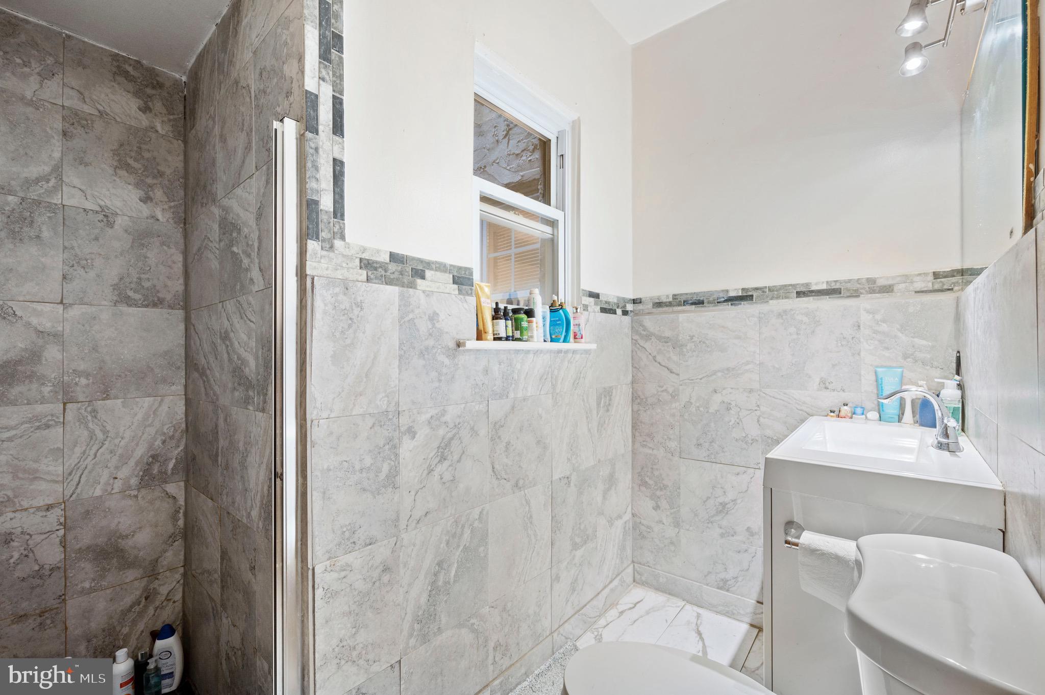 PASSYUNK SQUARE - Residential Income