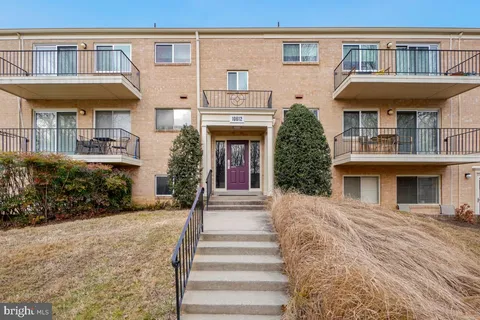 10612 Montrose Avenue Unit 102, Bethesda, MD MLS: MDMC2213006